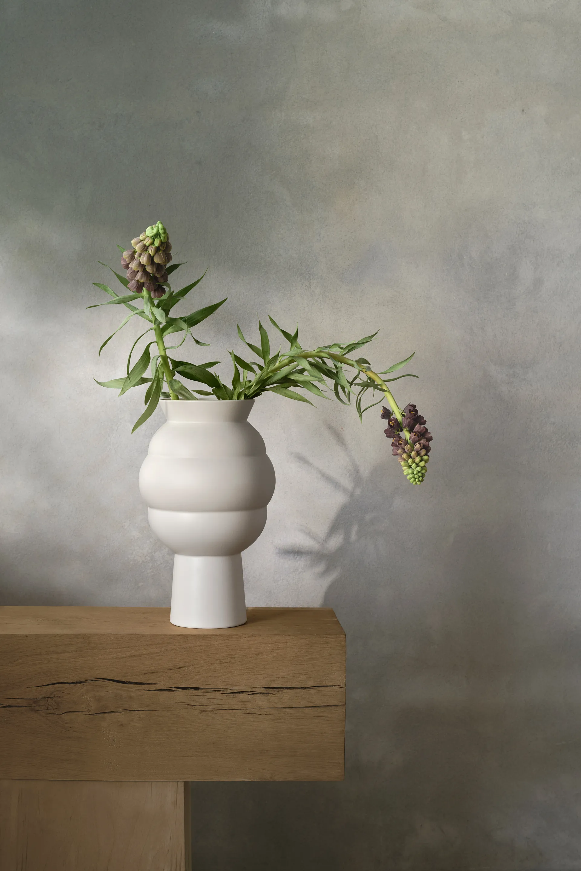 Tortus Archie Vase No4 37 cm, White Knabstrup Keramik