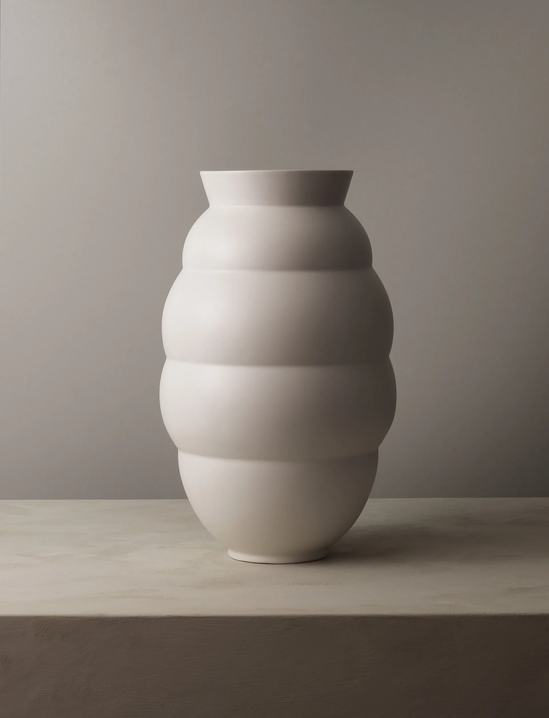Tortus Archie Vase No5 41,5 cm, White Knabstrup Keramik