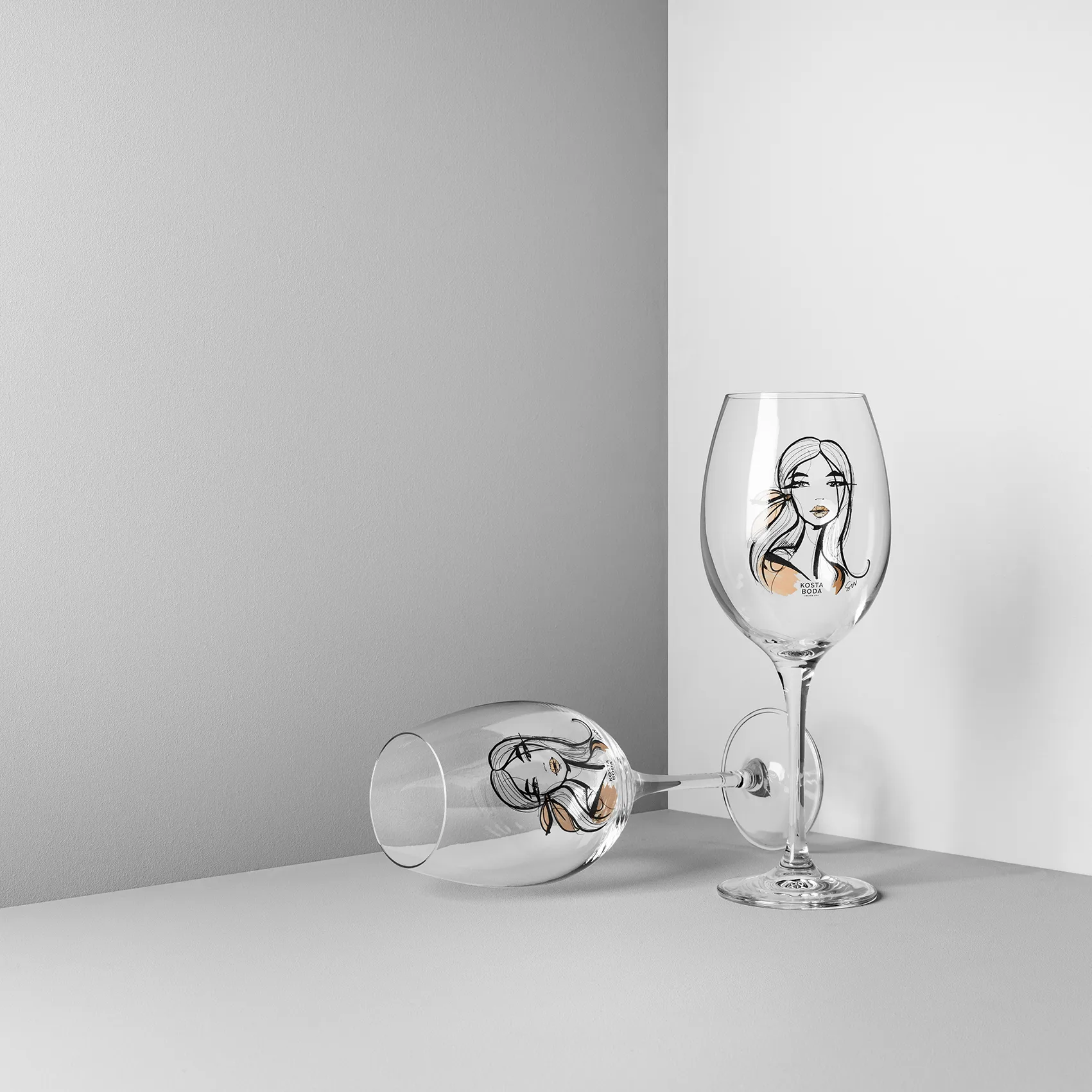 All about you Weinglas 52 cl 2er Pack, Wait for her (dusty pink) Kosta Boda