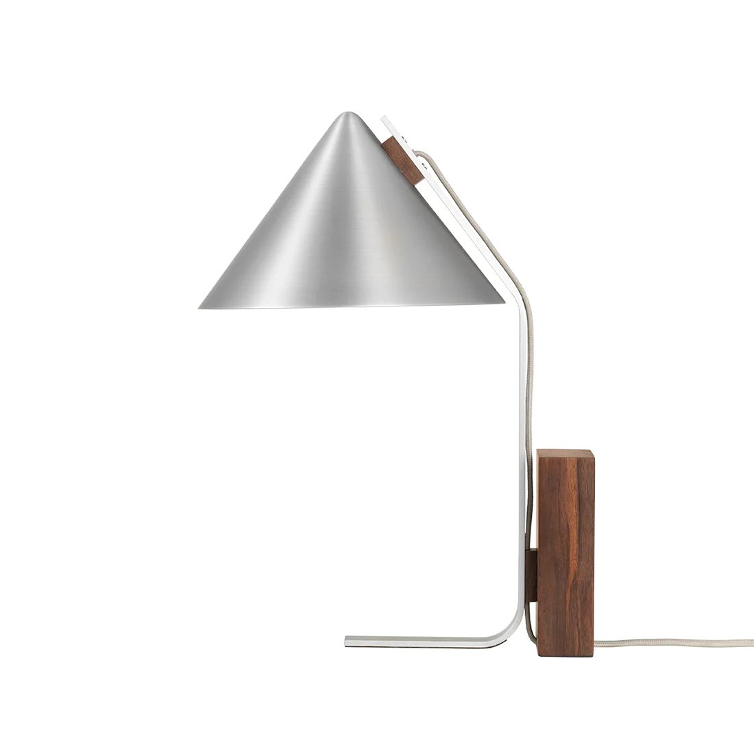 Kristina Dam Studio Cone Tischleuchte Aluminium-Walnuss