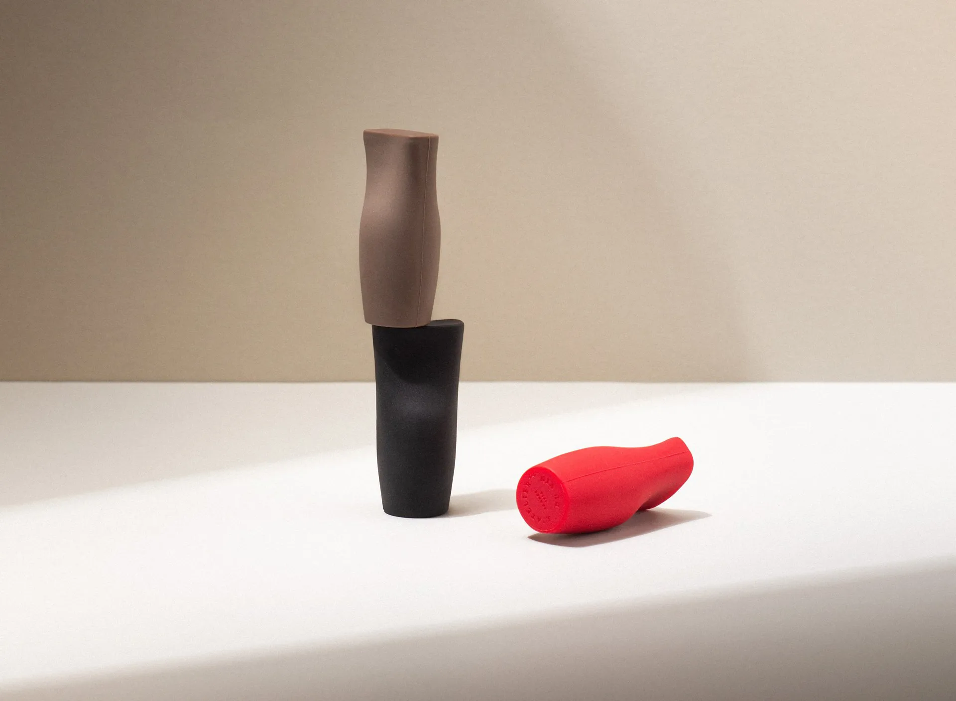 Der Universal-Weinstopper, Rot-schwarz-braun L'Atelier du Vin