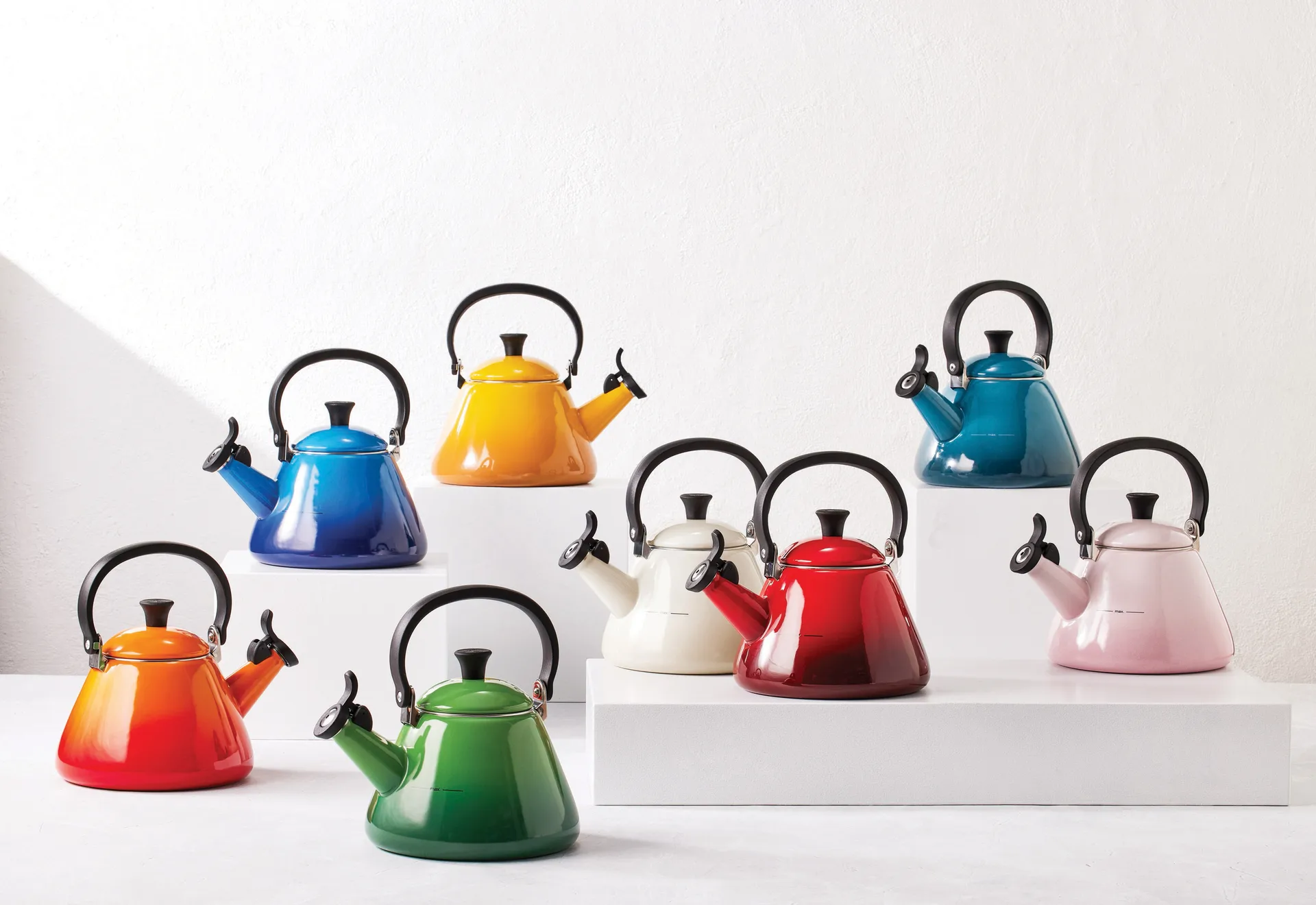 Le Creuset Kone Wasserkessel mit Pfeife, Bleu Riviera Le Creuset