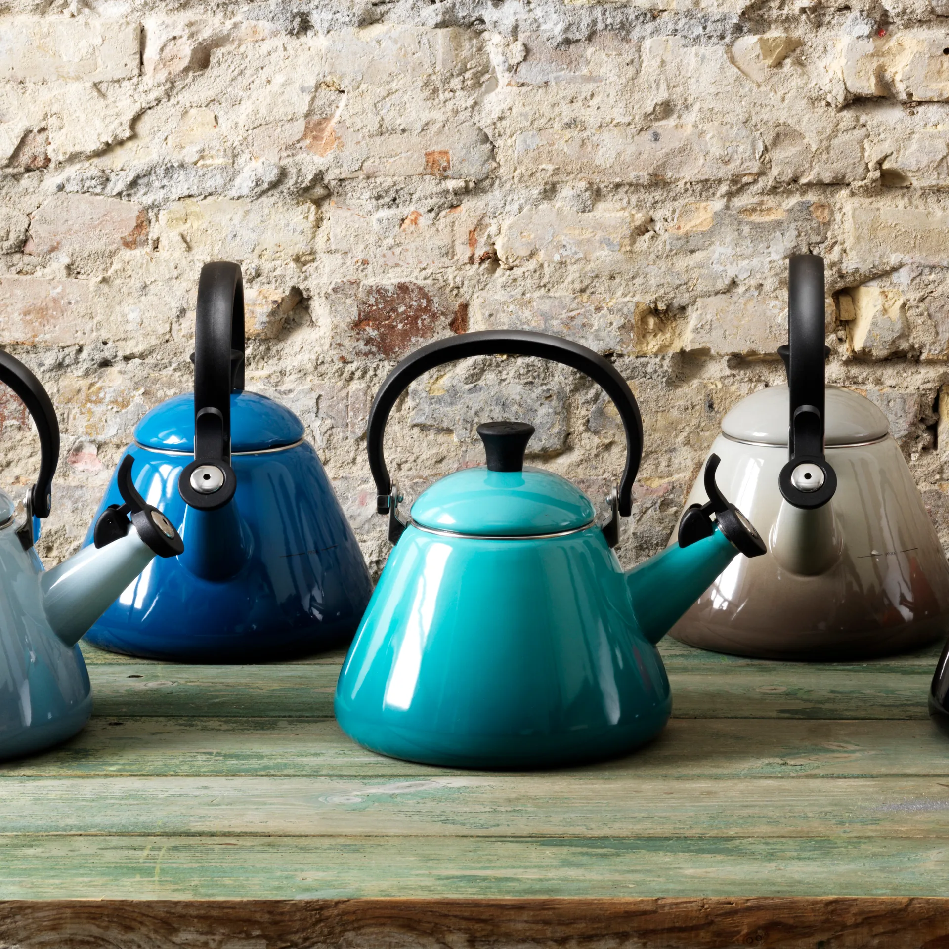Le Creuset Kone Wasserkessel mit Pfeife, Caribbean Le Creuset