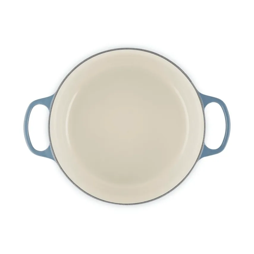 Le Creuset Signature Gusseisen runder Bräter, Chambray, 6,7 l Le Creuset