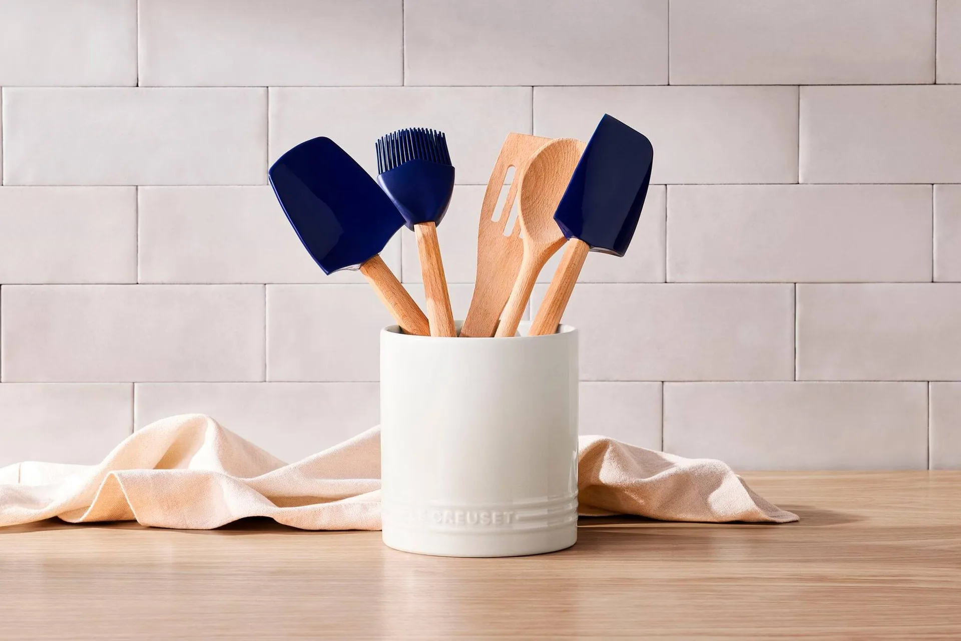 Le Creuset Signature Teigschaber, Azure, medium Le Creuset
