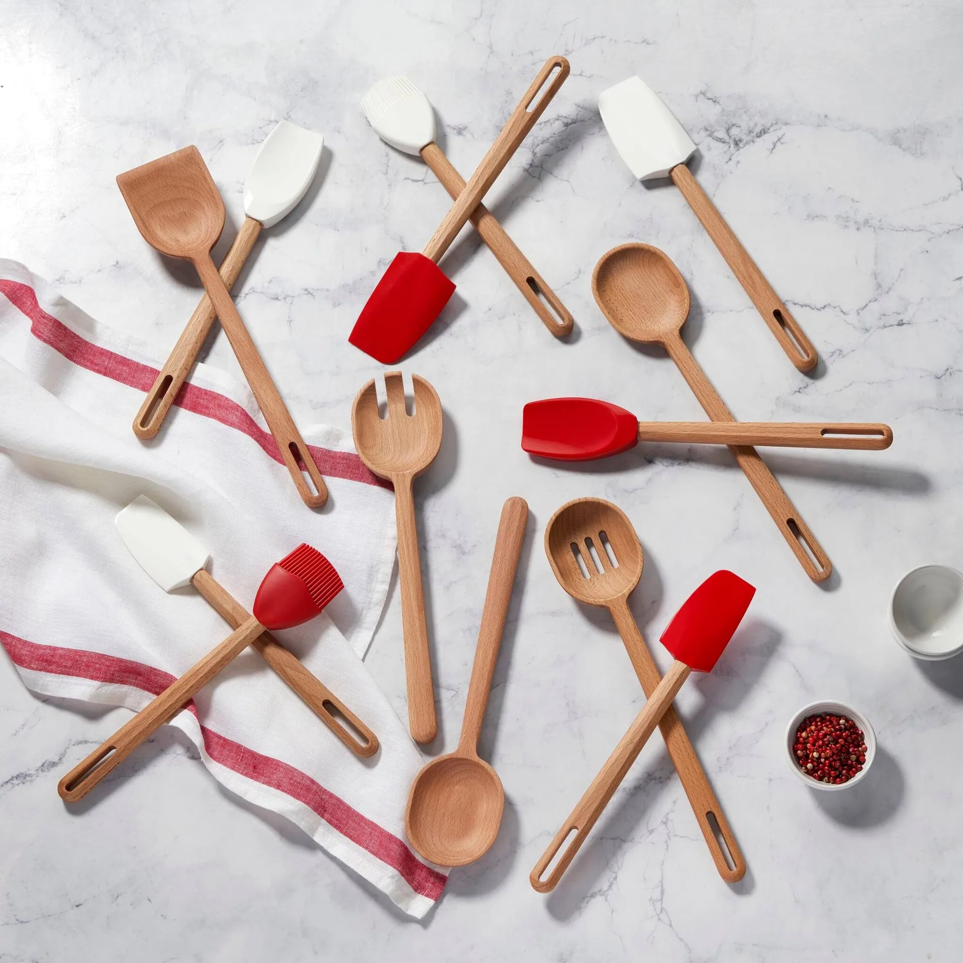 Le Creuset Signature Teigschaber, Cerise, small Le Creuset