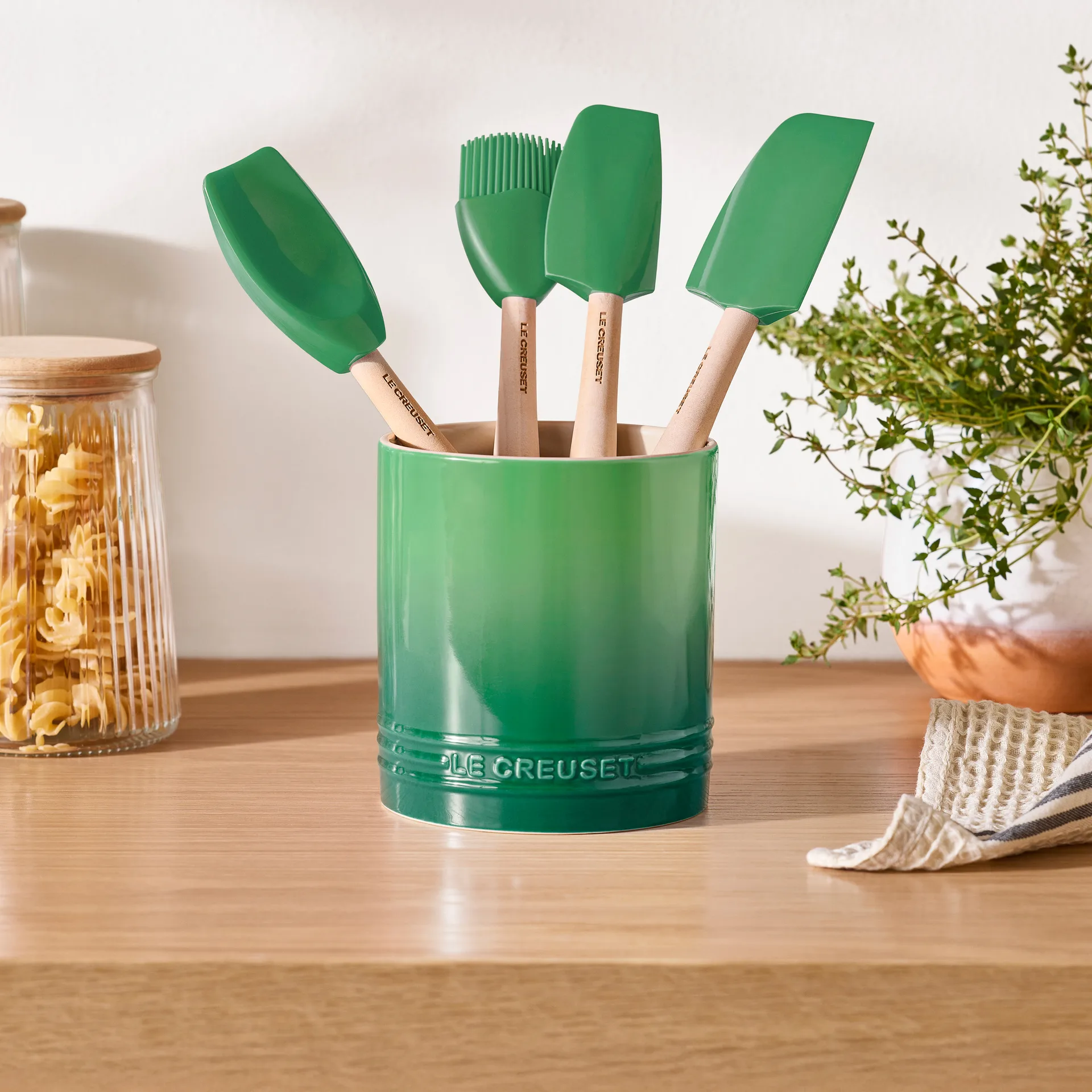 Signature Steingut Besteck- und Küchenutensilienkrug 1,1 L, Bamboo Green Le Creuset