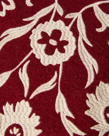 Flower Embroidered Wool Mix Kissenbezug 50 x 50cm - Rot-Hellbeige - Lexington