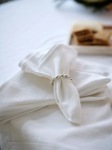 White Jacquard Cotton Tischdecke 150x250 cm - Weiß - Lexington