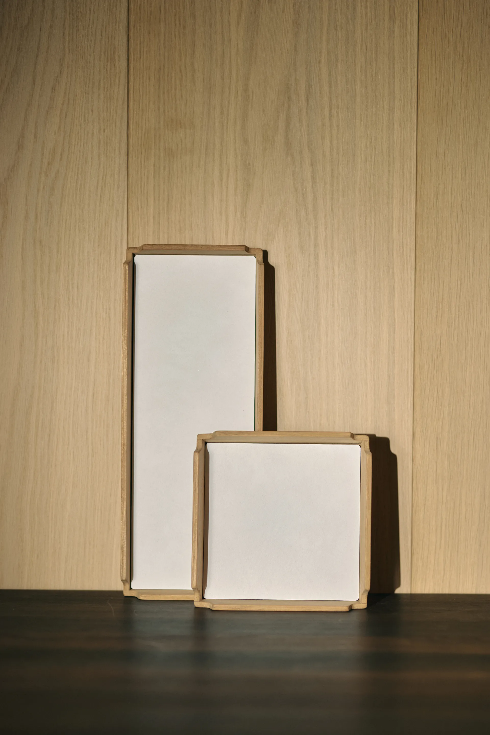 Airy Nupo Tablett, Pure white-teak, slim LIND DNA