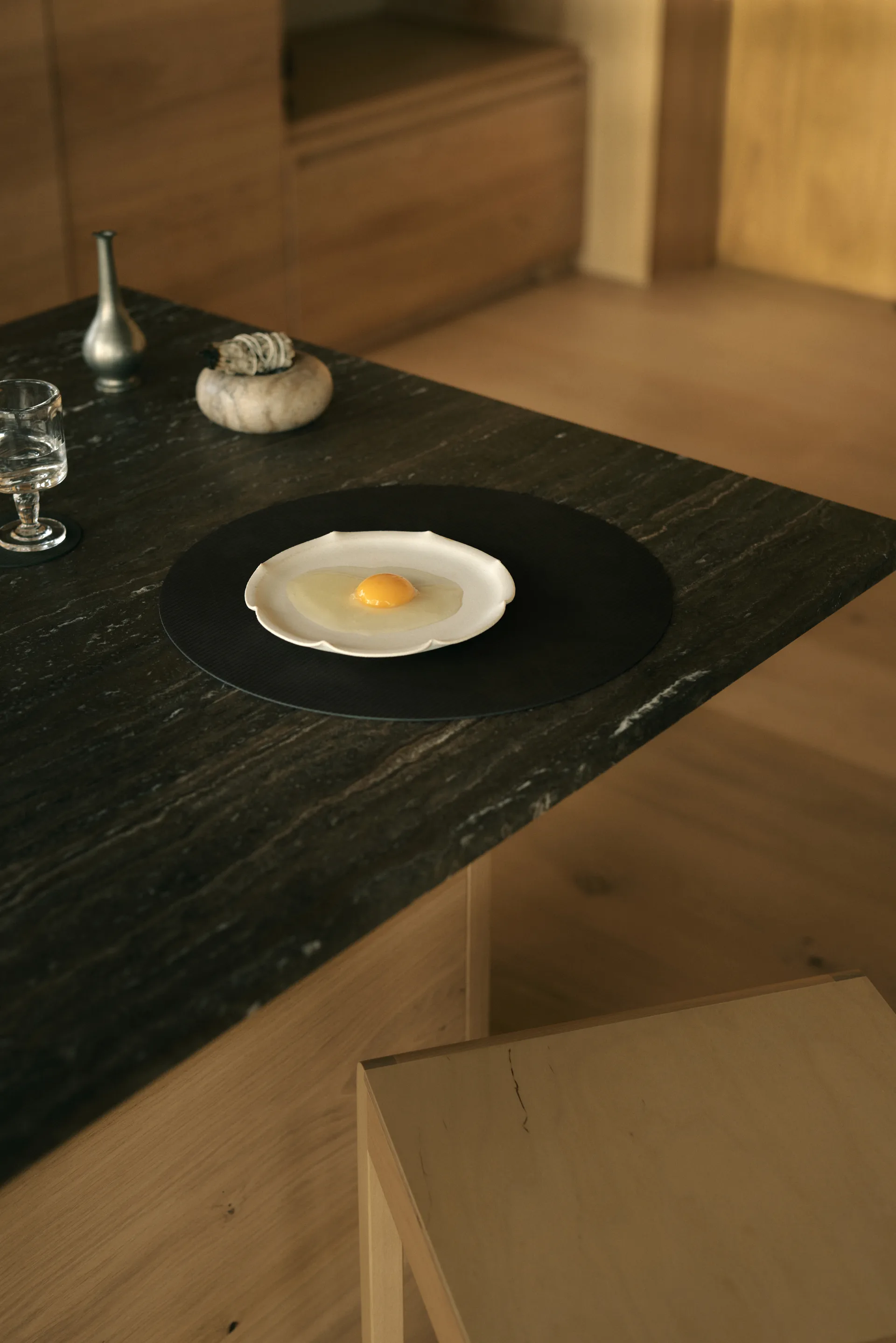 Corduroy Tischset, Black ink, circle, L LIND DNA