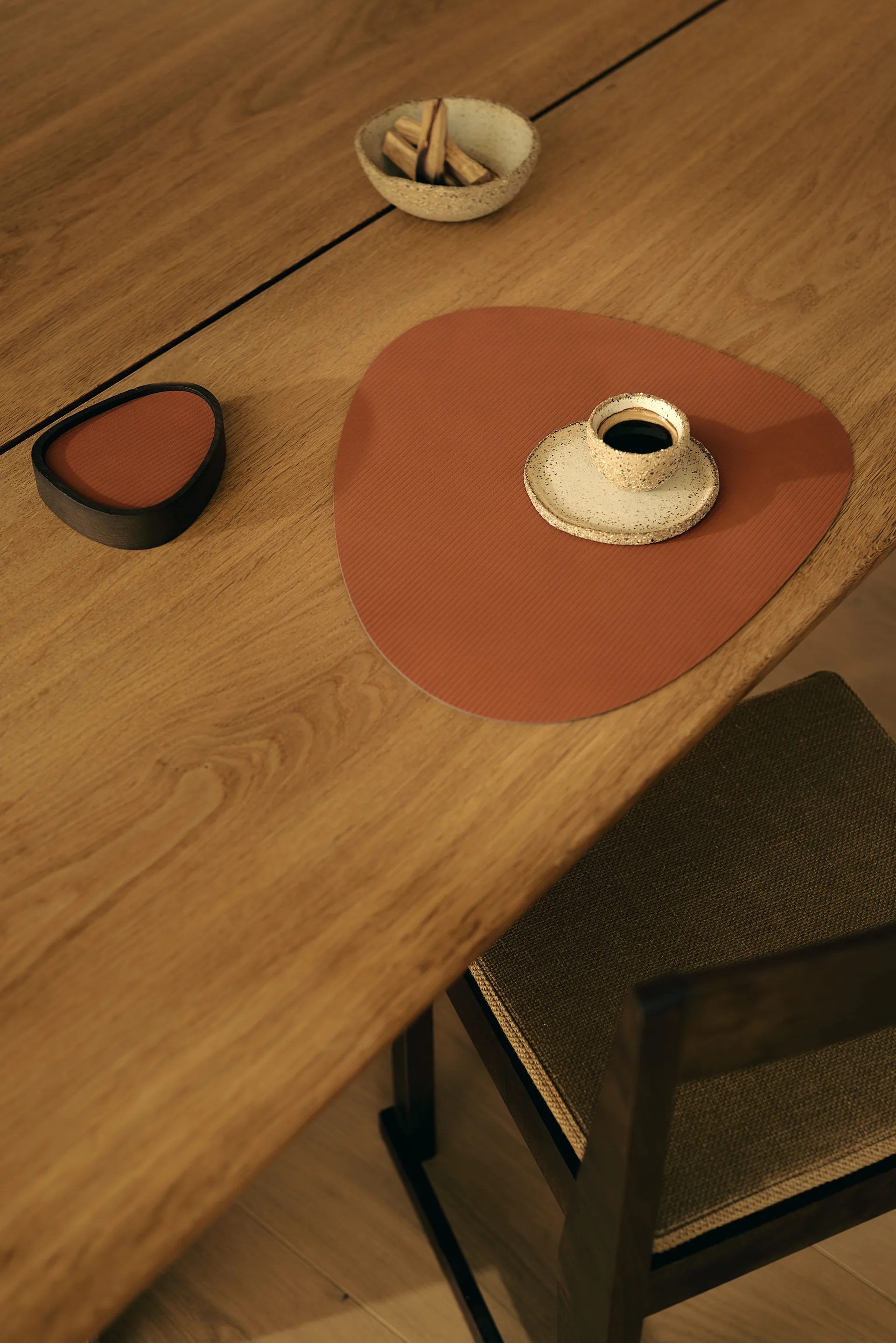 Corduroy Tischset curve L, Rust LIND DNA