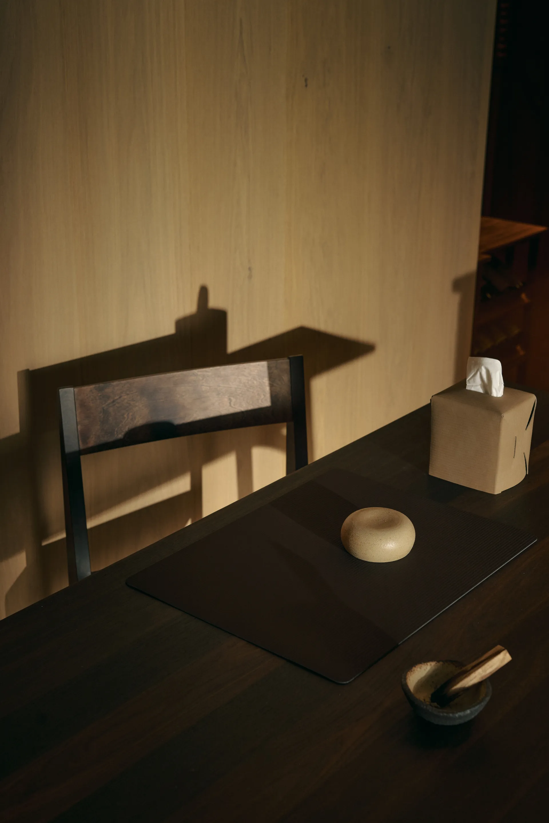 Corduroy Tischset square L, Black ink LIND DNA