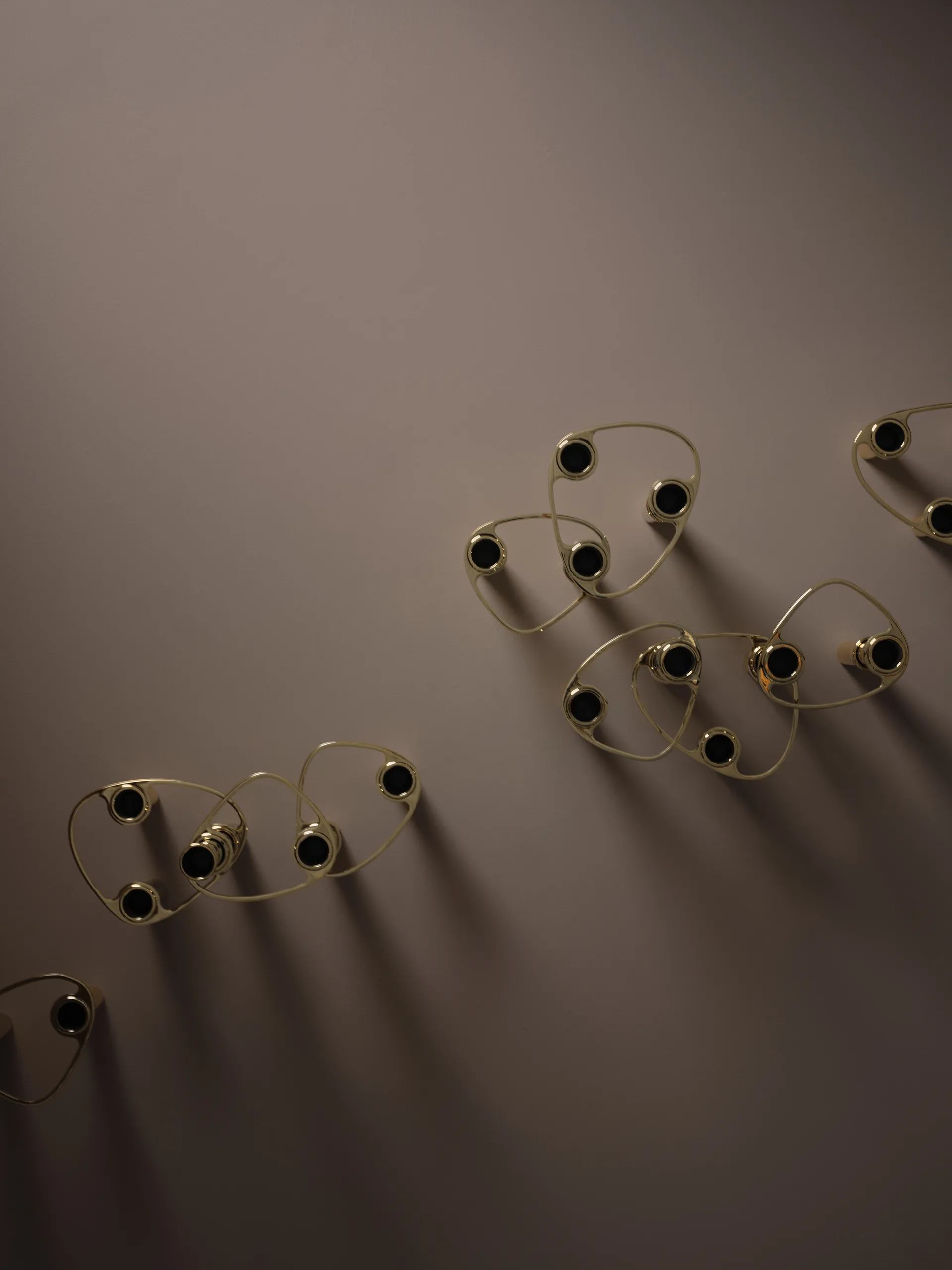 Lind Curve kombinerbarer Kerzenhalter 24K vergoldet, Triple LIND DNA