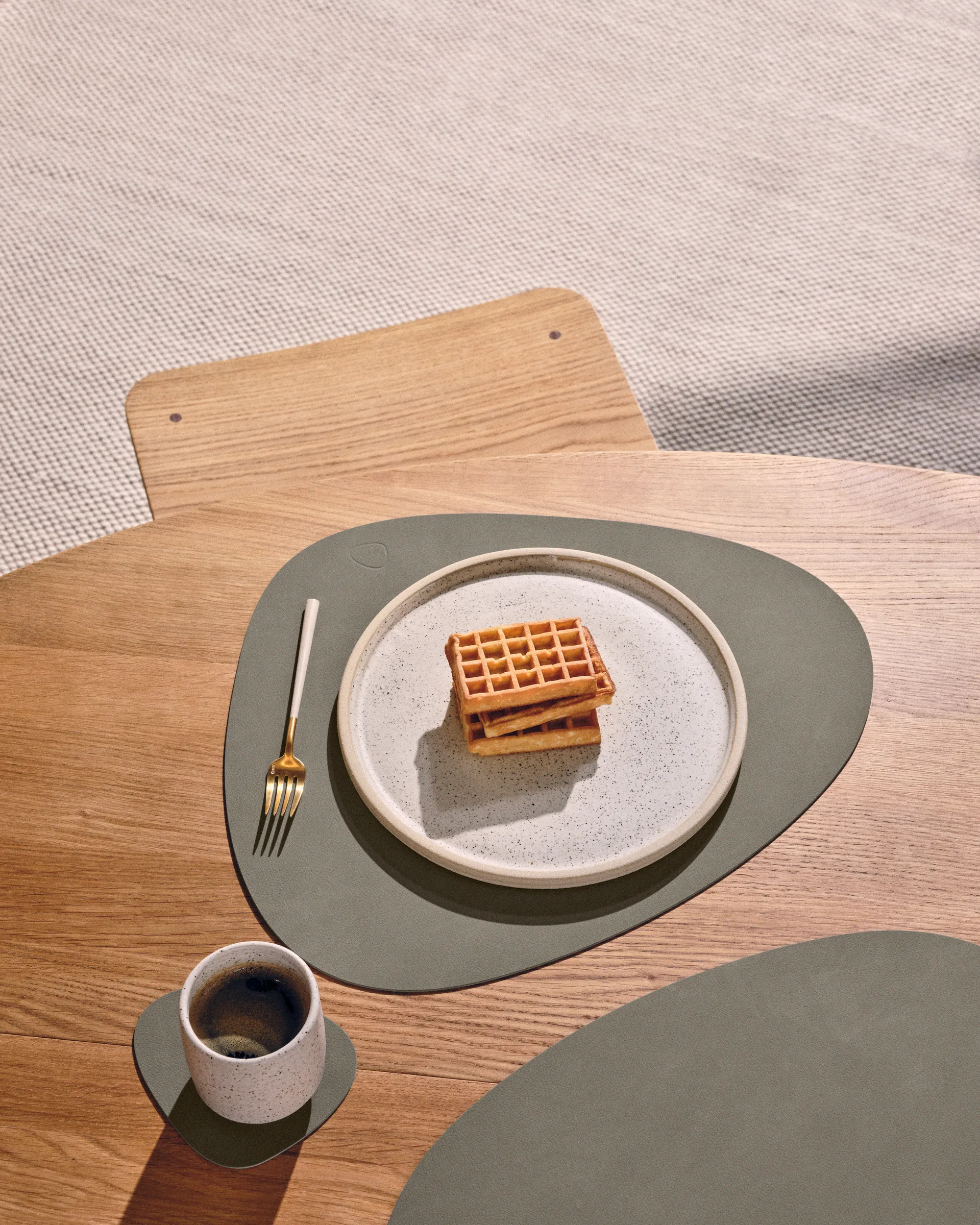 Nupo Glasuntersetzer curve, Flint grey LIND DNA