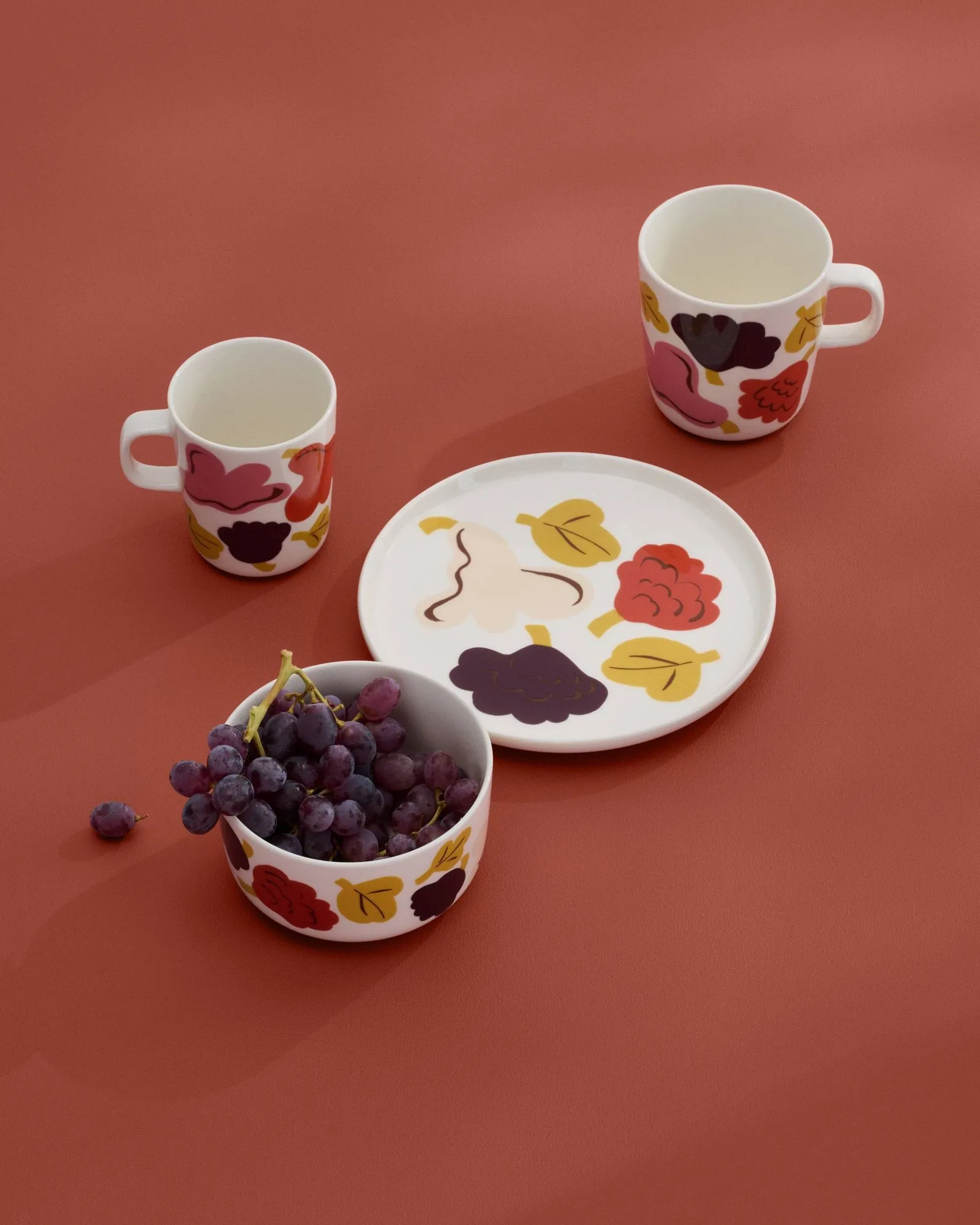 Kukasta Kukkaan Schale, White-pink-terrac-plum, 50 cl Marimekko