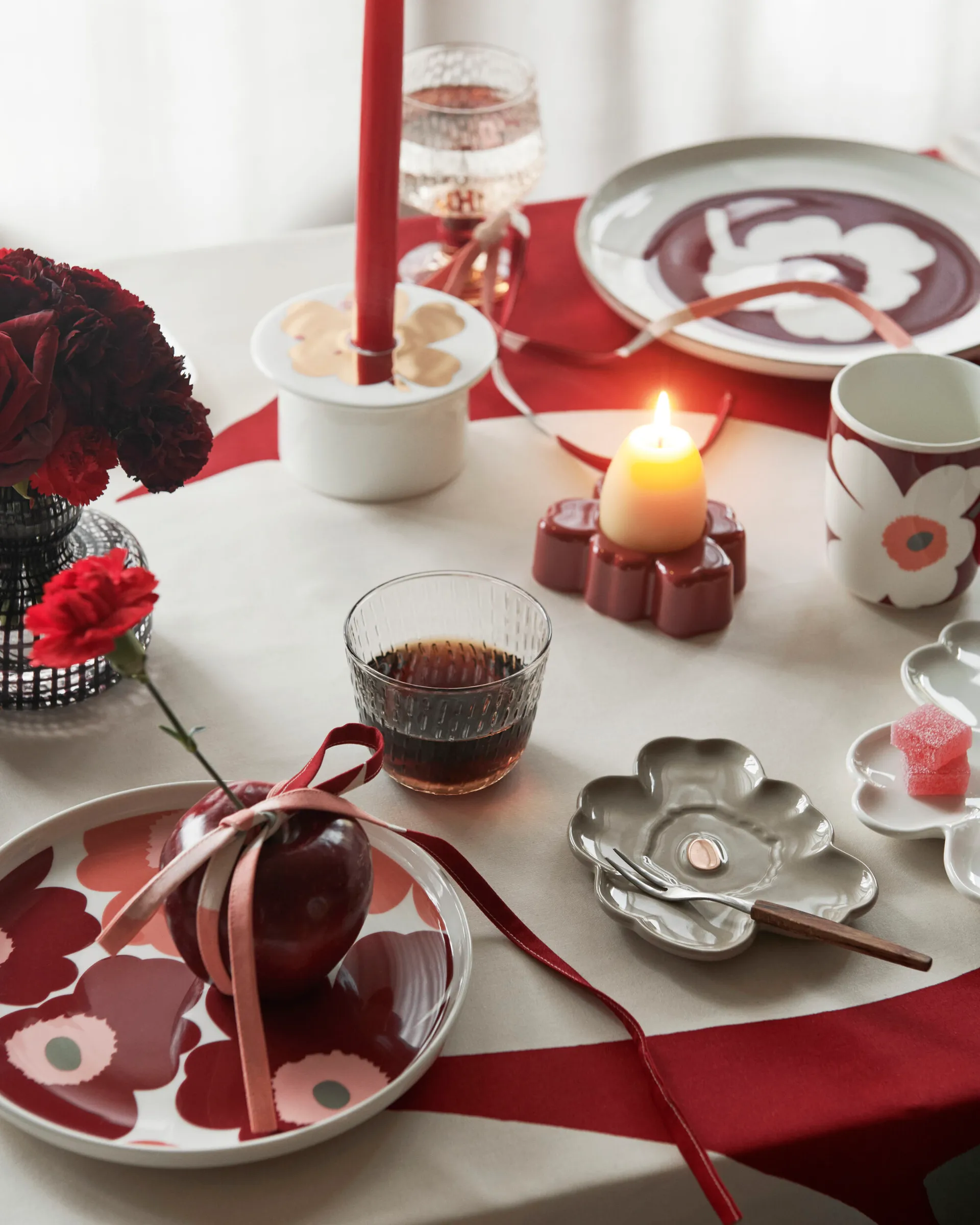 Unikko 60-Jahre Jubiläum Tasse 25 cl + Teller 12x15 cm, White-dark cherry-ash grey Marimekko