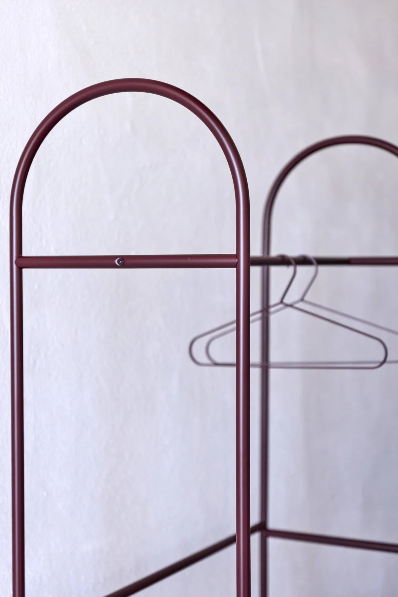 Arch Garderobenständer, Rot, 39x92x186 cm Mette Ditmer