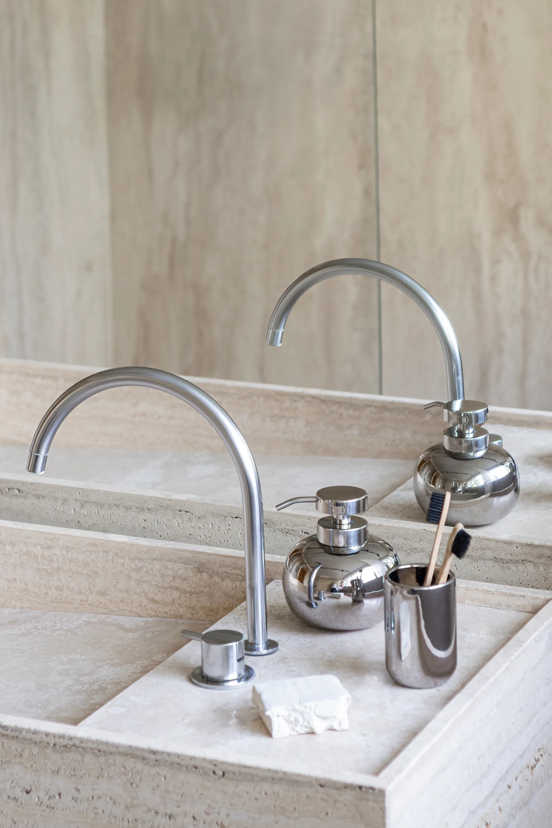 Lotus Seifenspender niedrig, Chrome Mette Ditmer