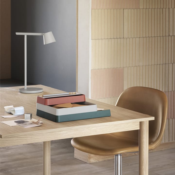 Arrange Desktop Tablett 12 x 25cm, Copper brown Muuto