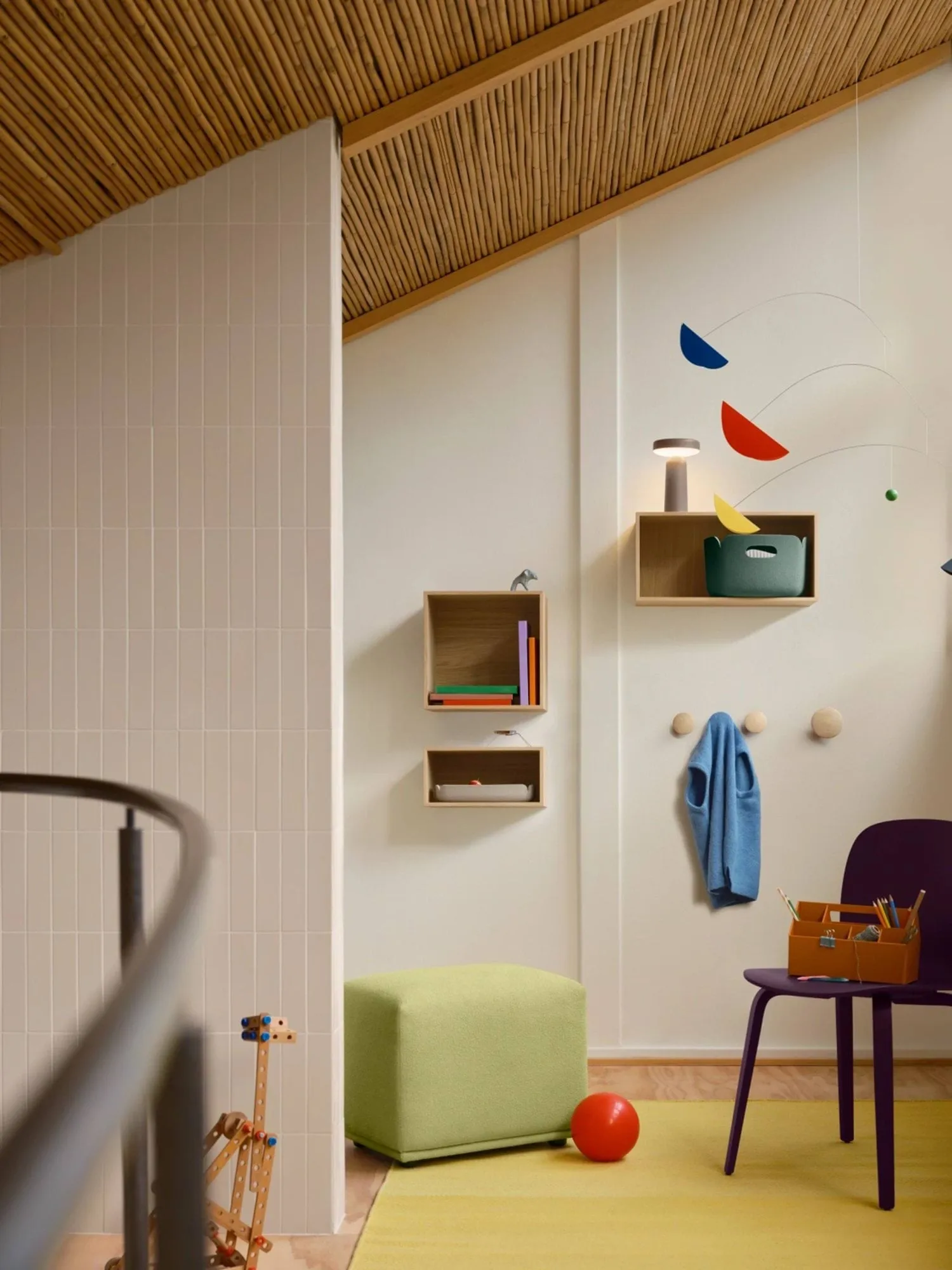 Dots Wandhaken 5er Set, Eiche natur Muuto