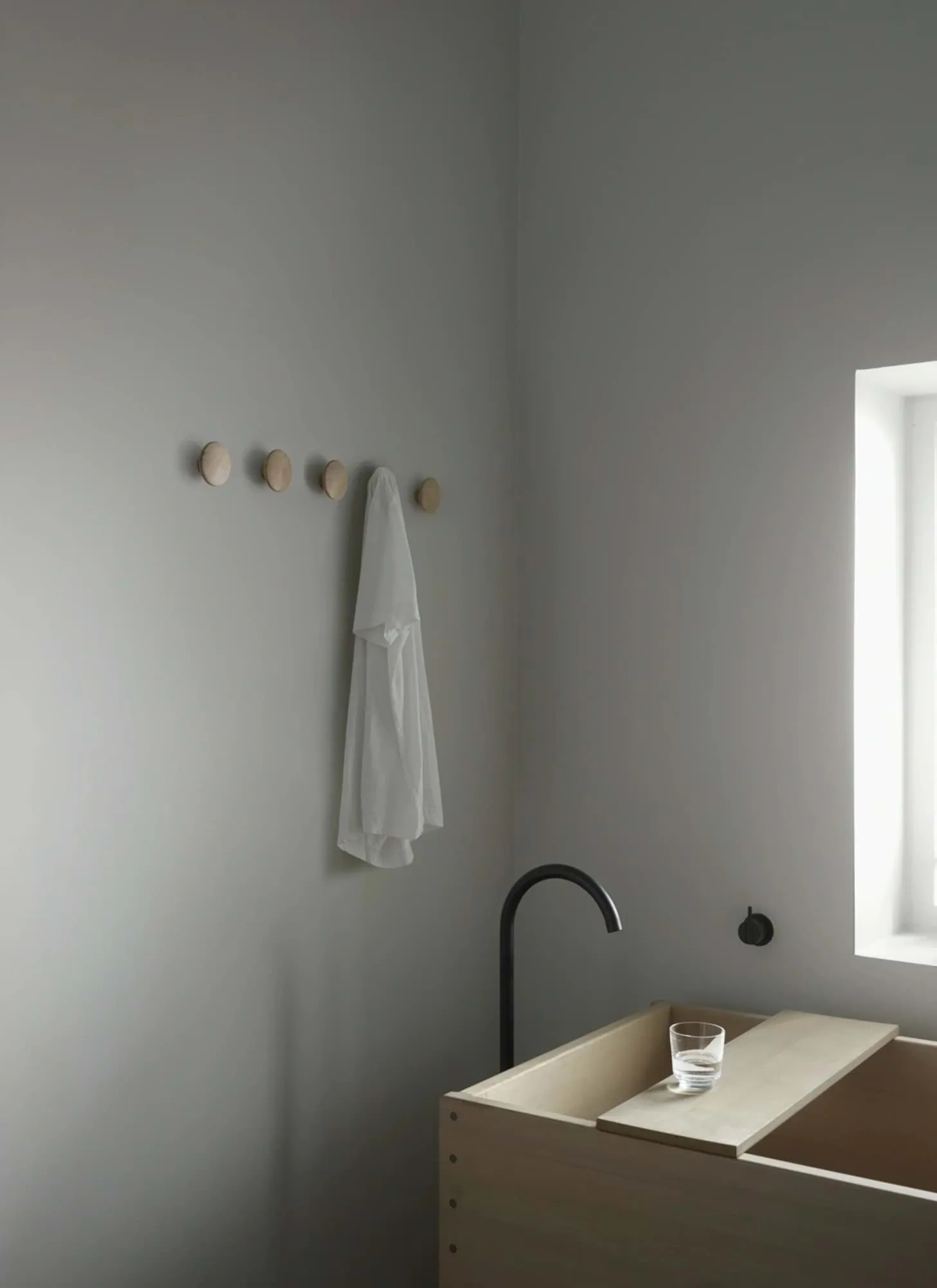 Dots Wandhaken Eiche, Ø6,5 cm Muuto