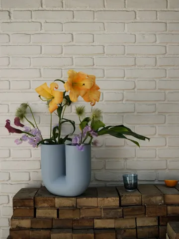 Kink Vase 26 cm - Hellblau - Muuto