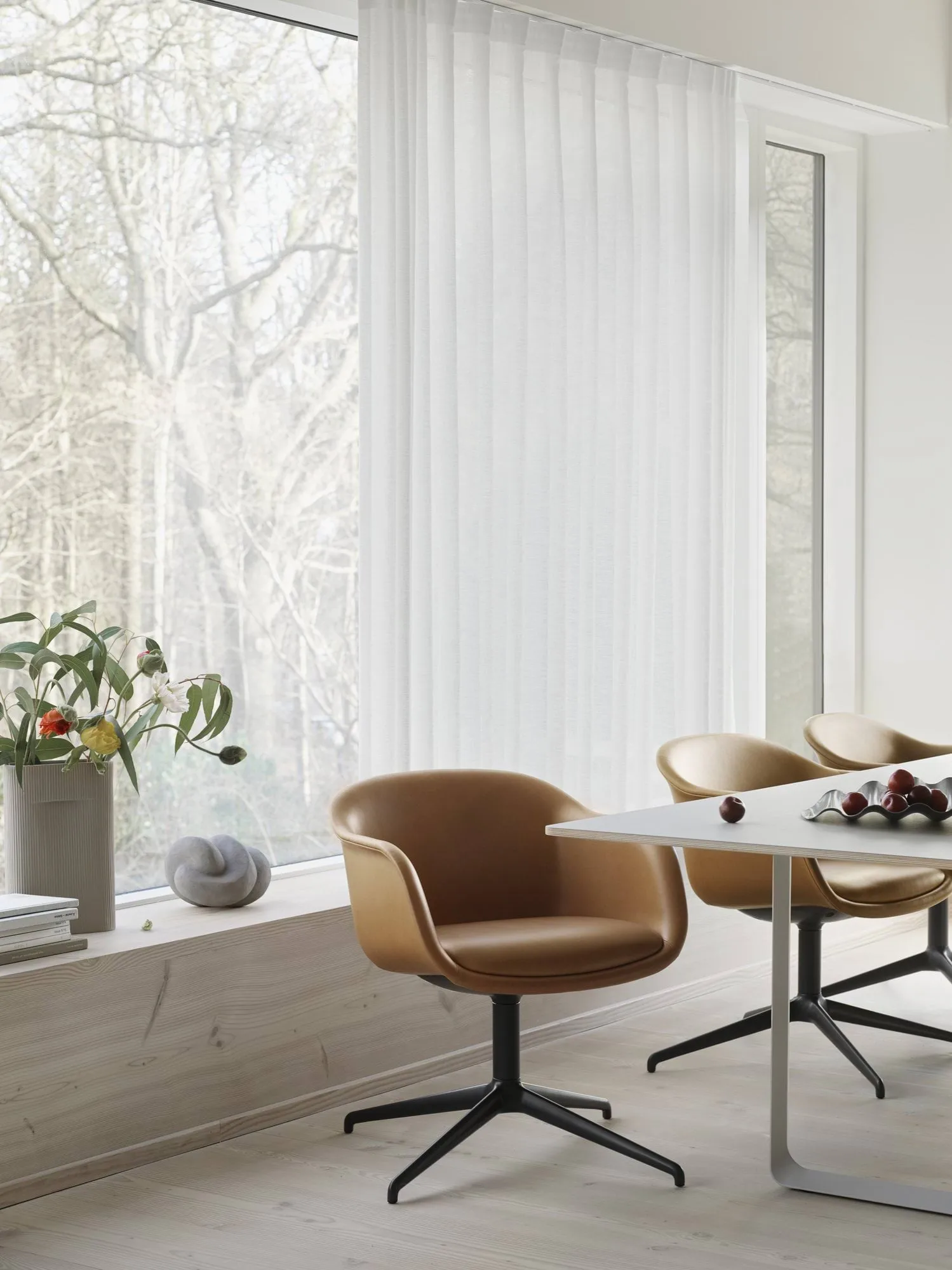 Ridge Vase Milchglas 48,5 cm, Hellorange Muuto