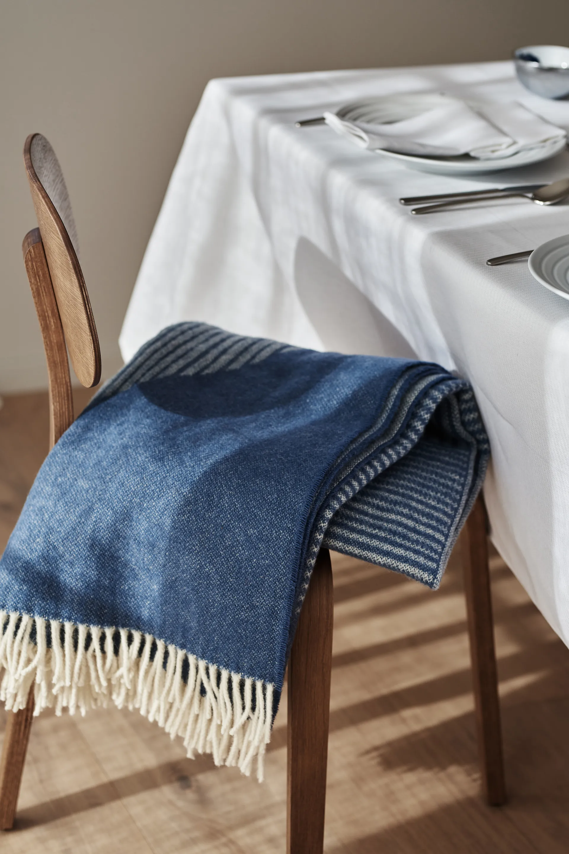 Circles Wolldecke 130 x 185cm, Blau NJRD