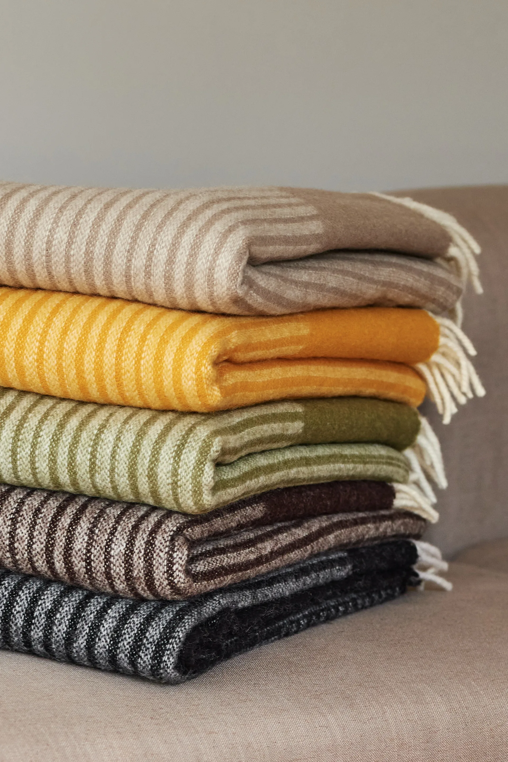 Circles Wolldecke 130 x 185cm, Grün NJRD