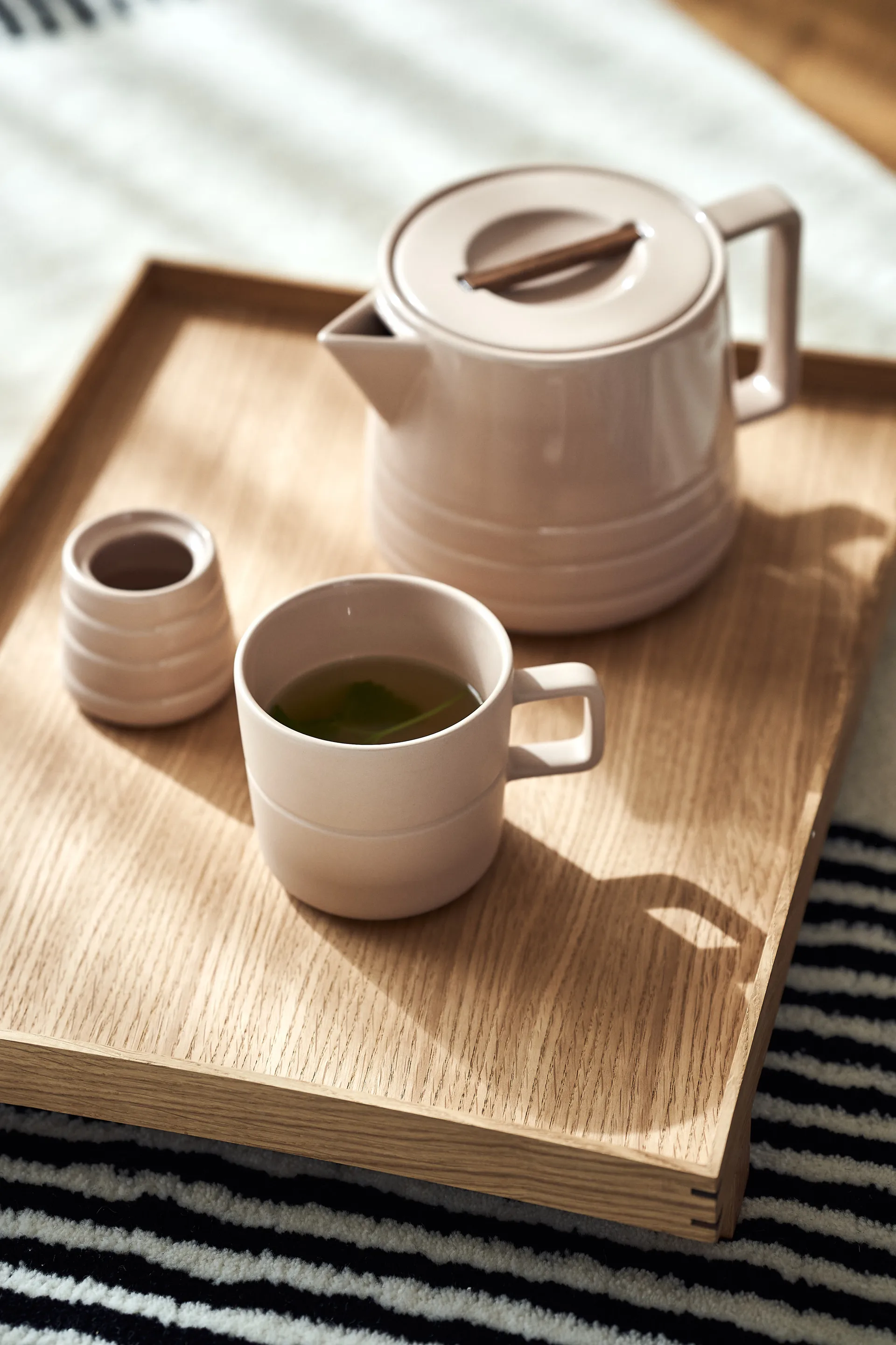 Lines Teekanne 1,5 Liter, Beige NJRD