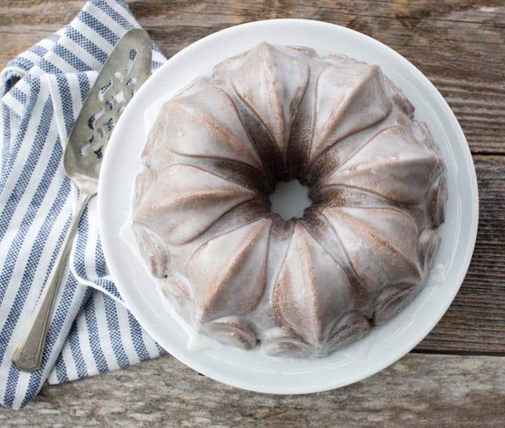 Nordic Ware Fleur De Lis Bundt Backform, 2,4 L Nordic Ware