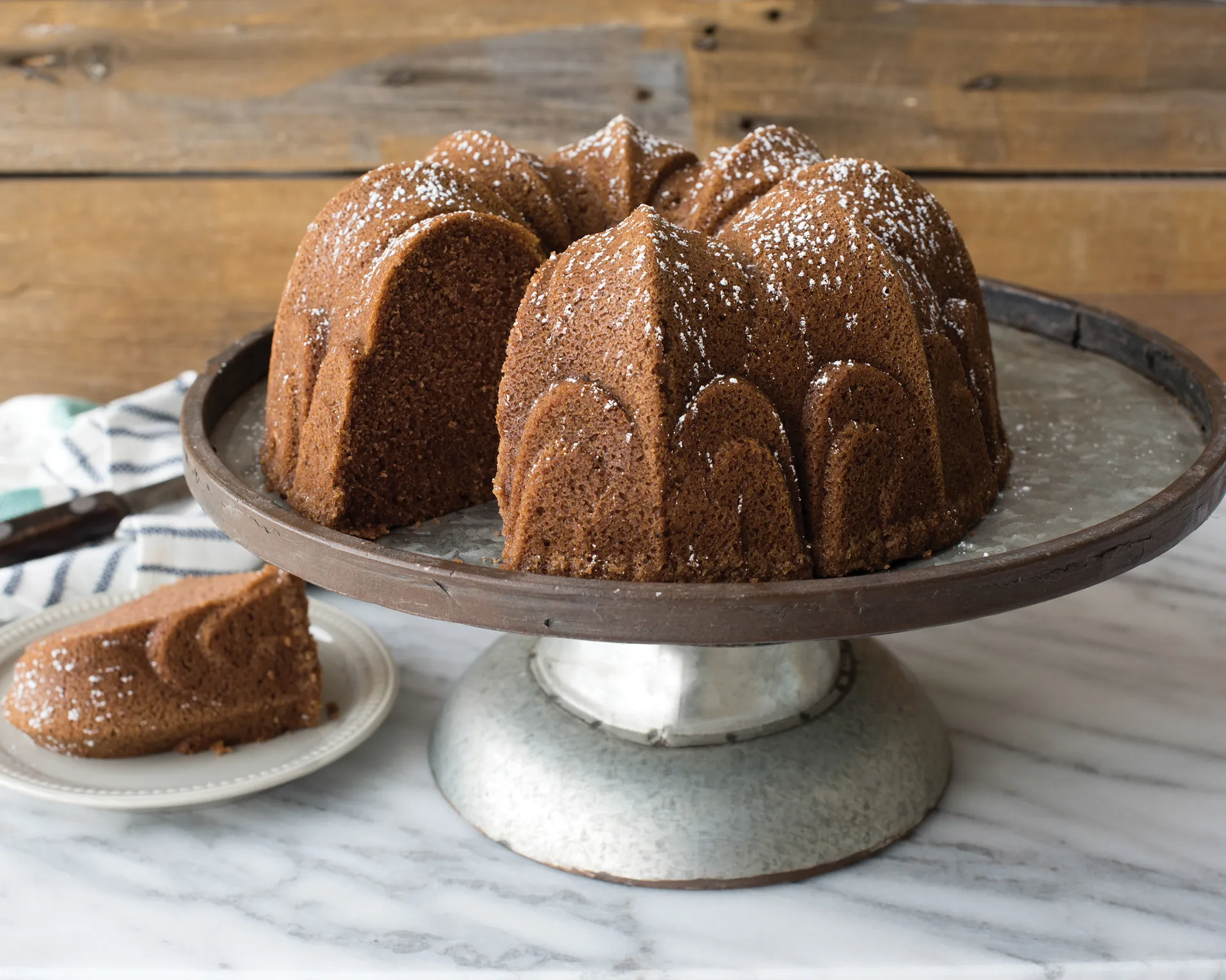 Nordic Ware Fleur De Lis Bundt Backform, 2,4 L Nordic Ware