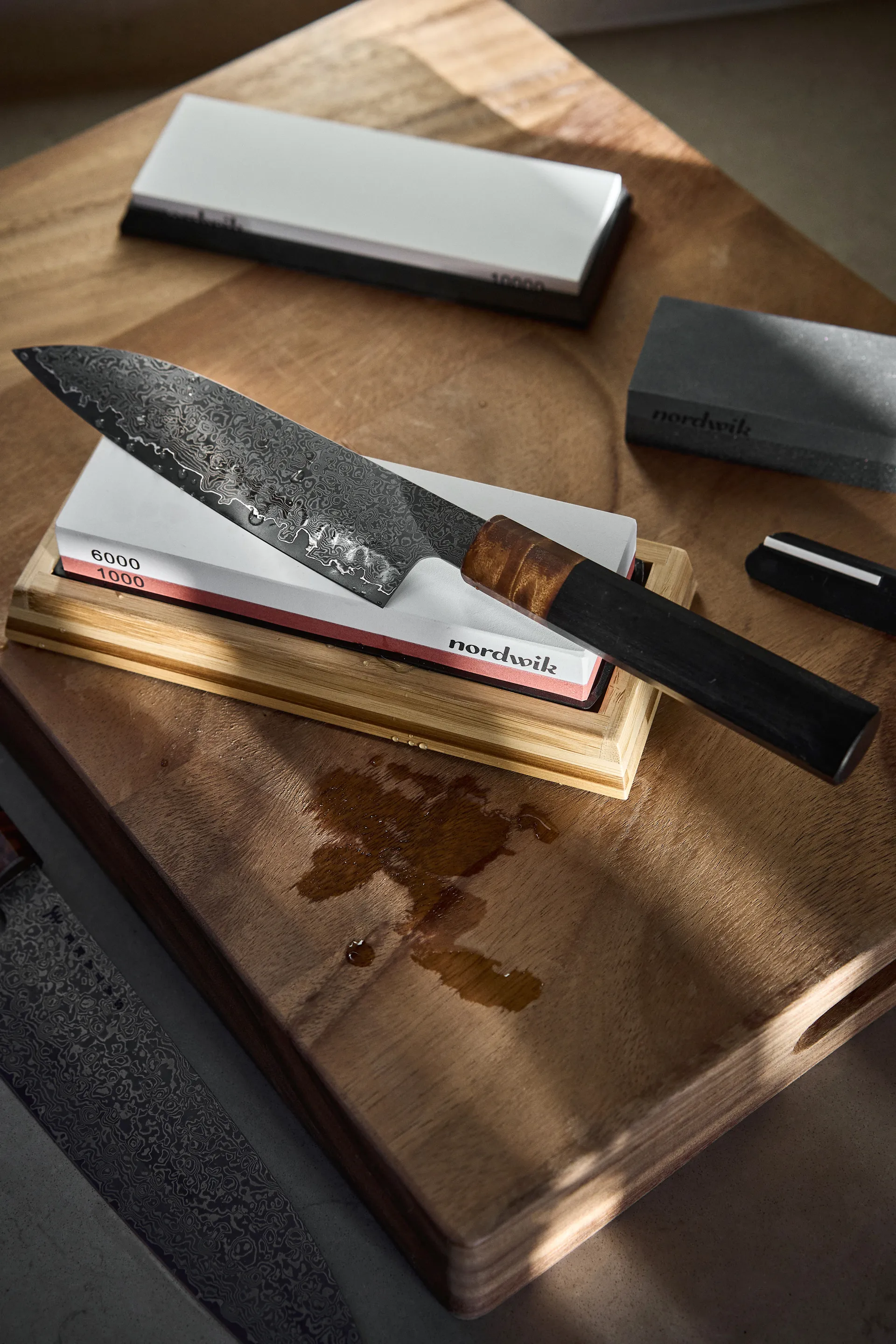 Nassschleifstein mit Halterung, 1000/6000 Körnung Nordwik