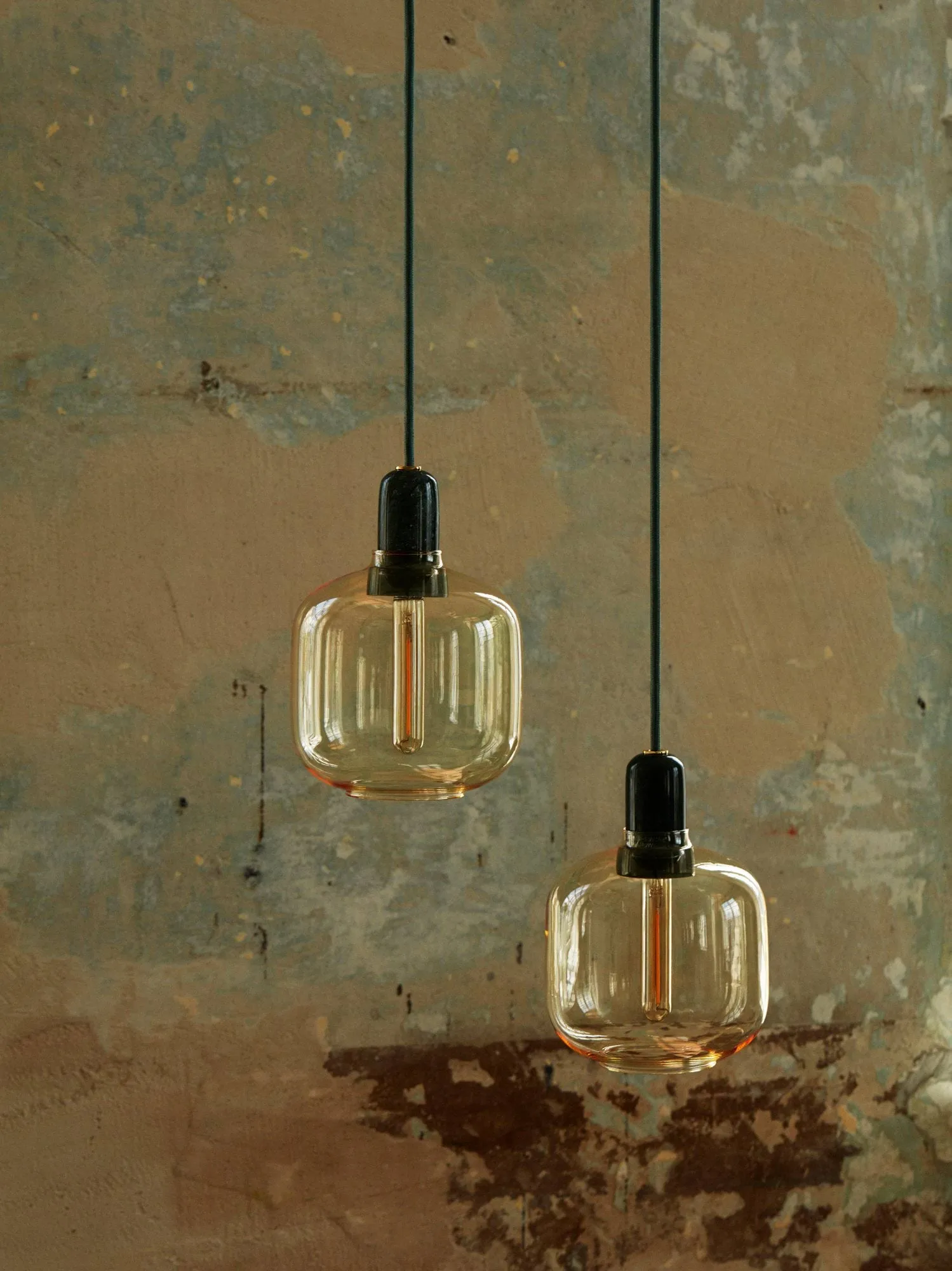 Amp Pendelleuchte klein, Gold-grün Normann Copenhagen