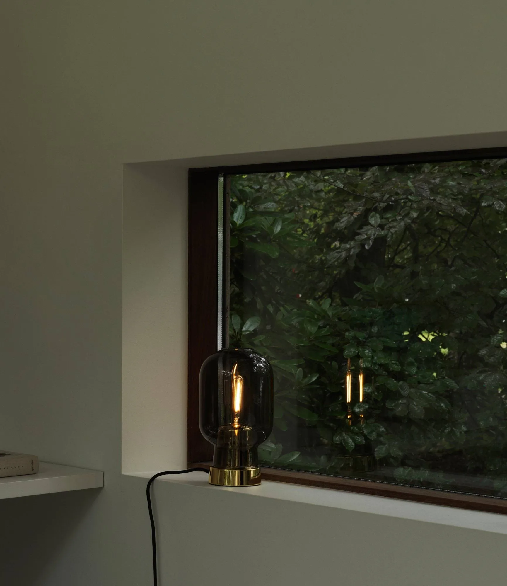 Amp Tischlampa, Grau-Messing Normann Copenhagen