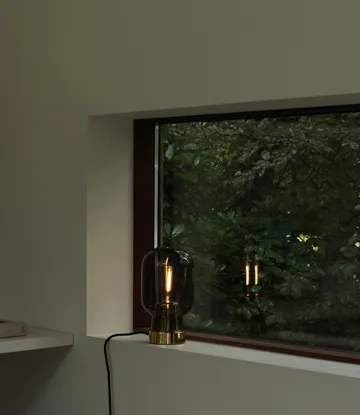 Amp Tischlampa - Grau-Messing - Normann Copenhagen