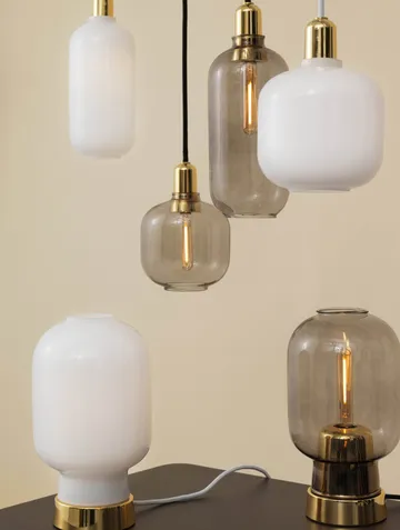 Amp Tischlampa - Grau-Messing - Normann Copenhagen