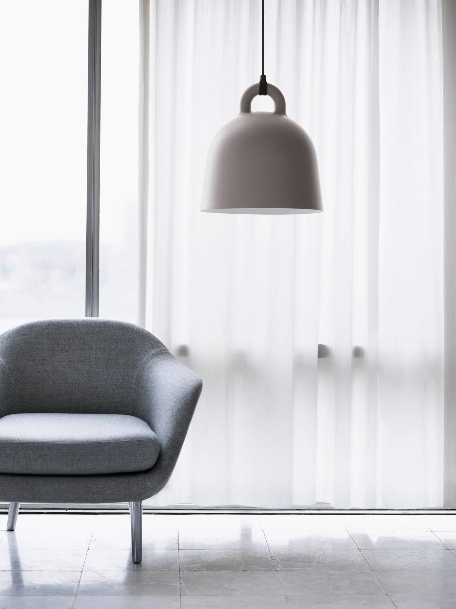 Bell Pendelleuchte sand, Medium Normann Copenhagen