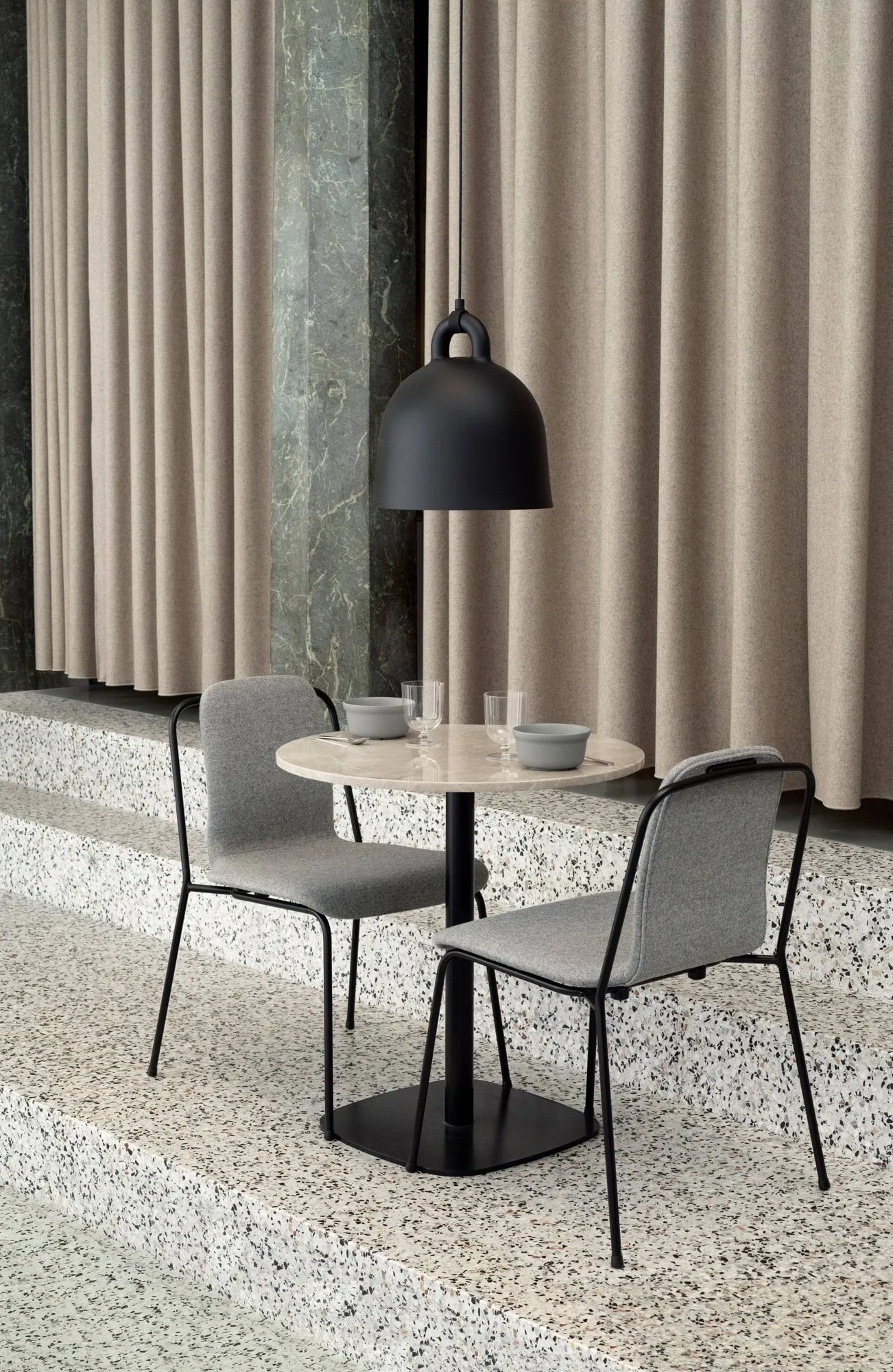 Bell Pendelleuchte schwarz, Medium Normann Copenhagen