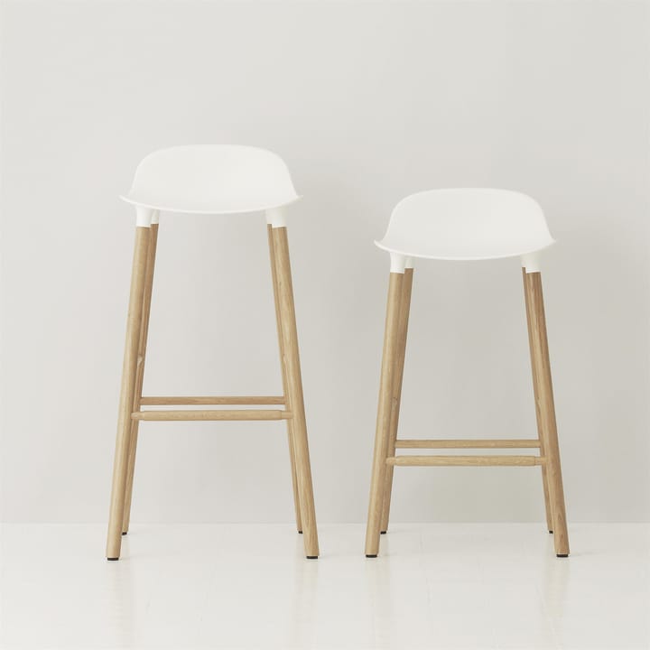 Form Chair Barstuhl Eichen-Beine, Weiß Normann Copenhagen