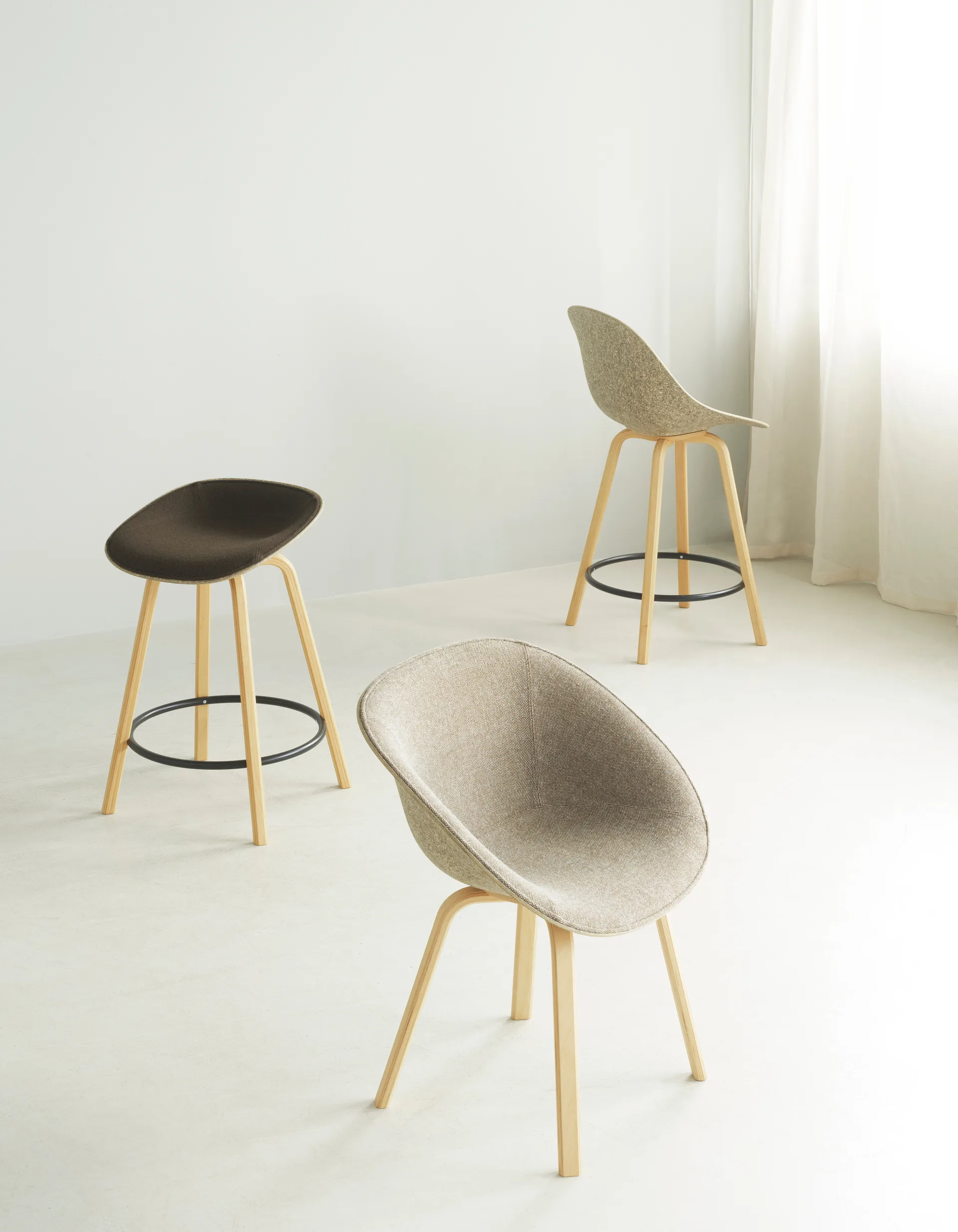Mat Bar Chair Barhocker 65 cm, Hemp-beech-black steel Normann Copenhagen