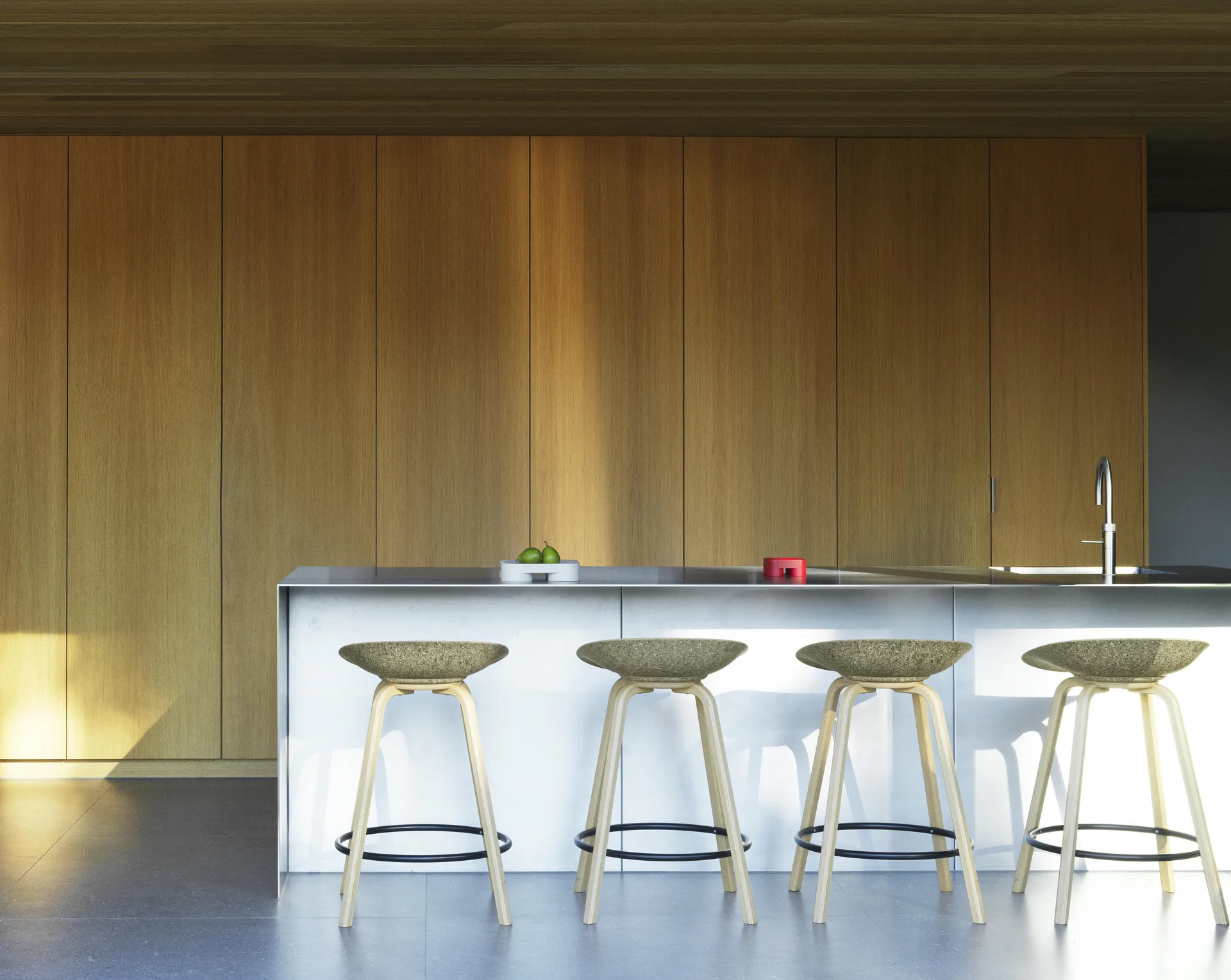 Mat Barstool Barhocker 65 cm, Seaweed-beech-black steel Normann Copenhagen