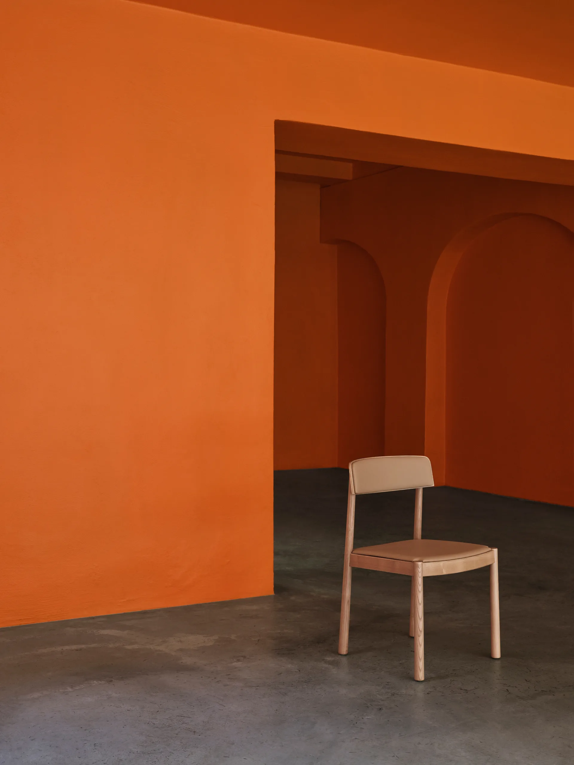 Timb Stuhl mit Sitzkissen, Tan/ Ultra Leather - Camel Normann Copenhagen