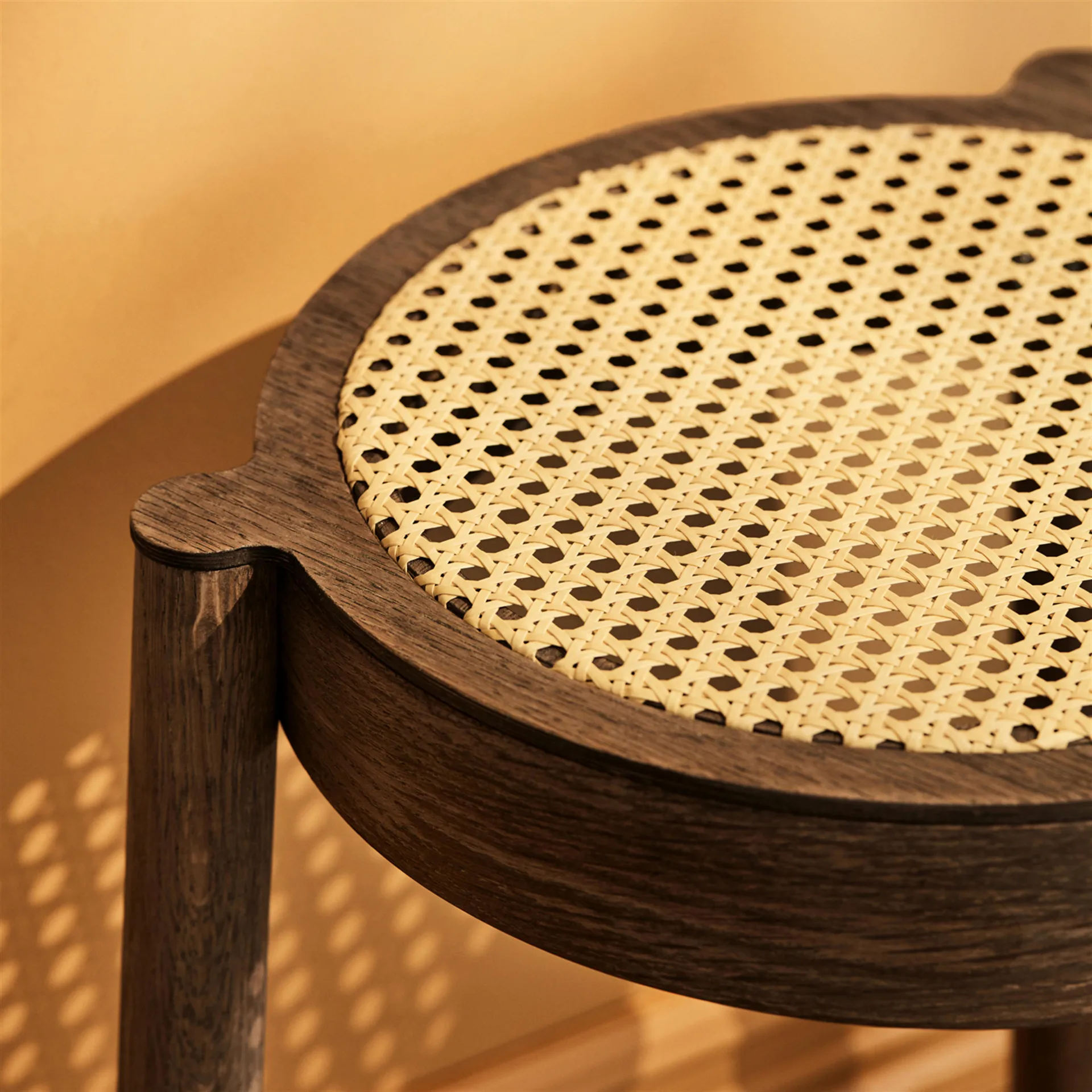 Pal Hocker mit Rottingsitz, Eiche geraucht Northern