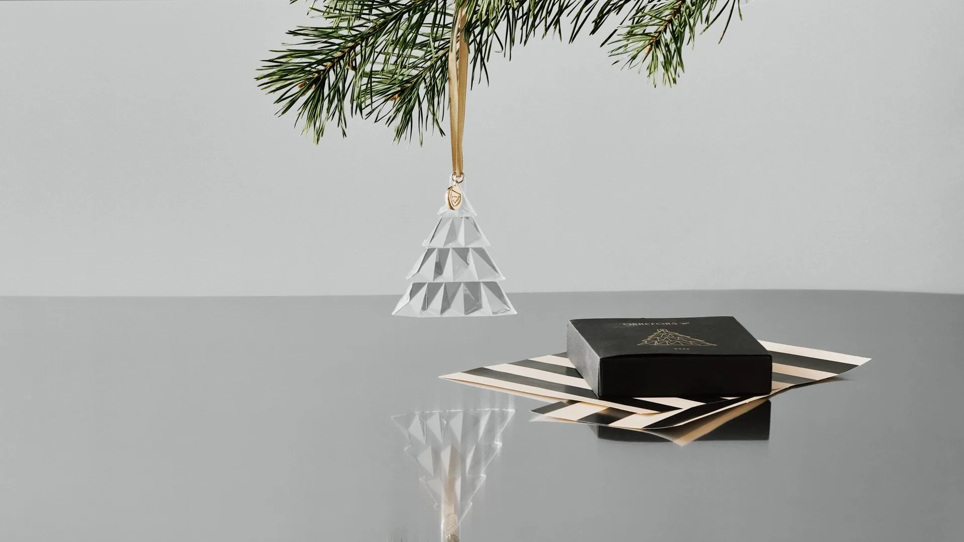 Jahresornament hoch, Transparent Orrefors
