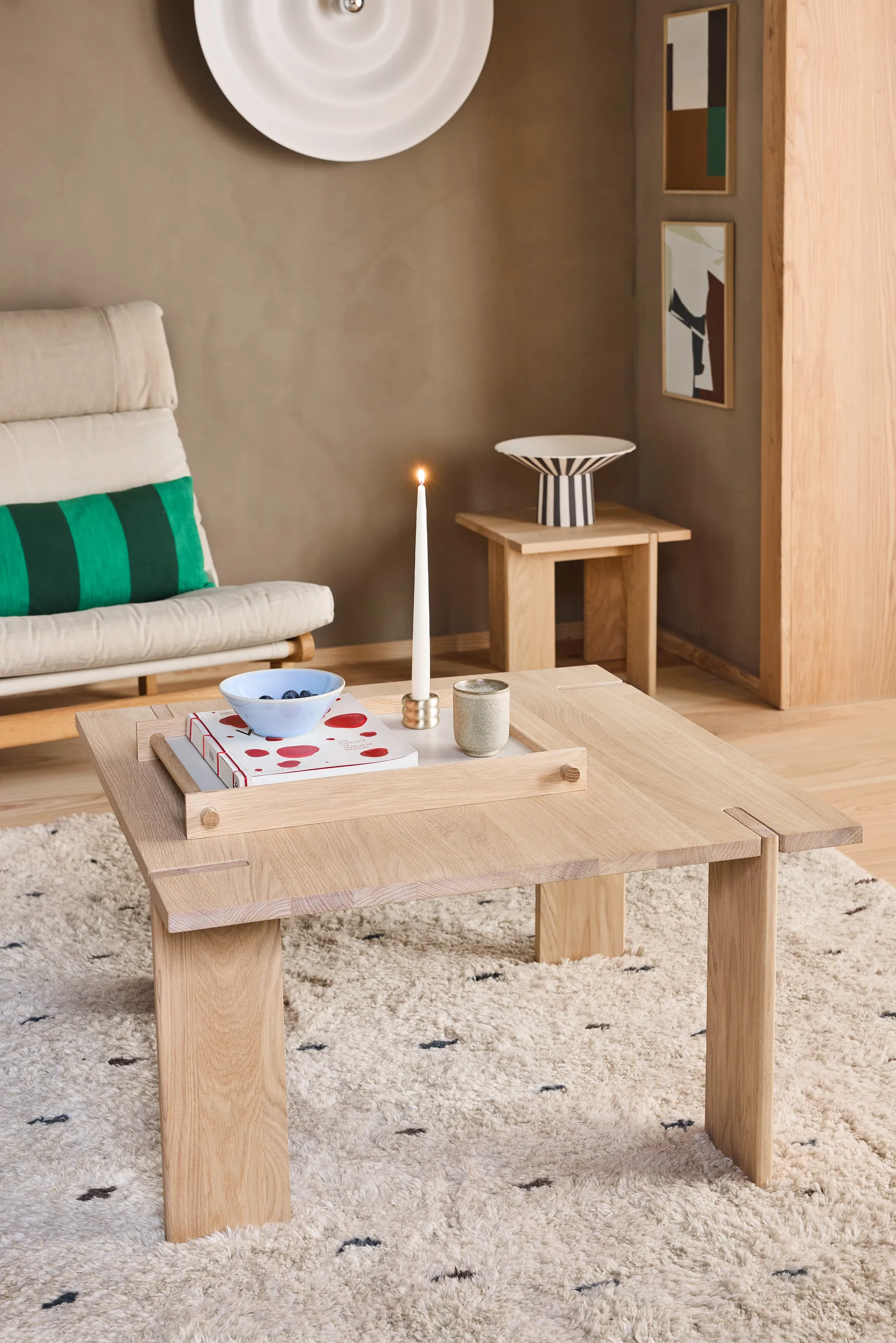 Toppu centerpiece hoch 17xØ30 cm, White-black OYOY