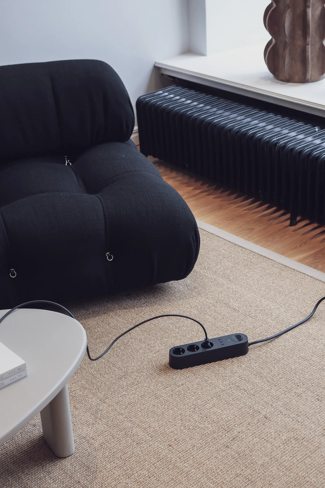 Alma Power Bar Steckdosenleiste, Midwinter black palett3