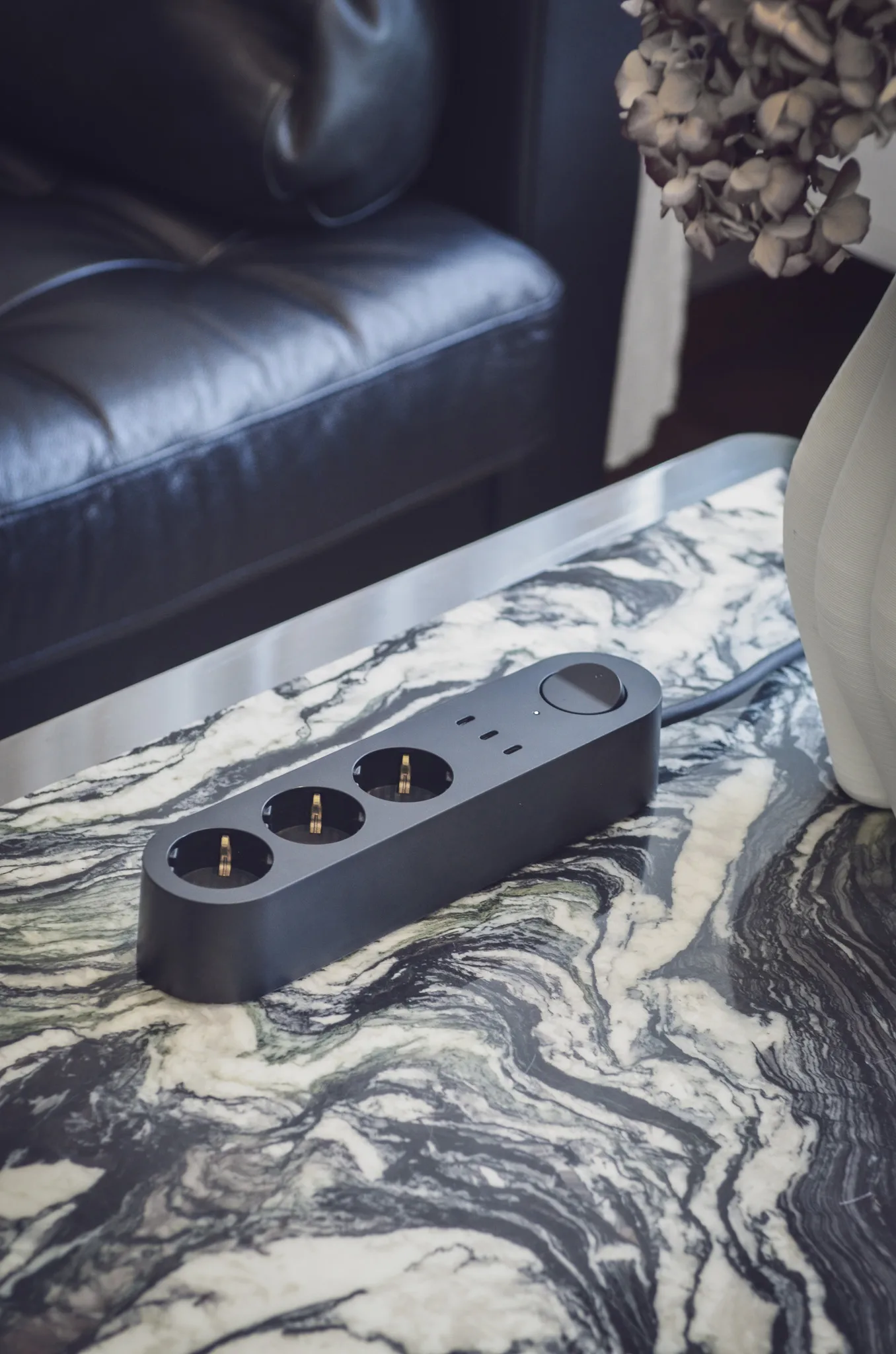 Alma Power Bar Steckdosenleiste, Midwinter black palett3