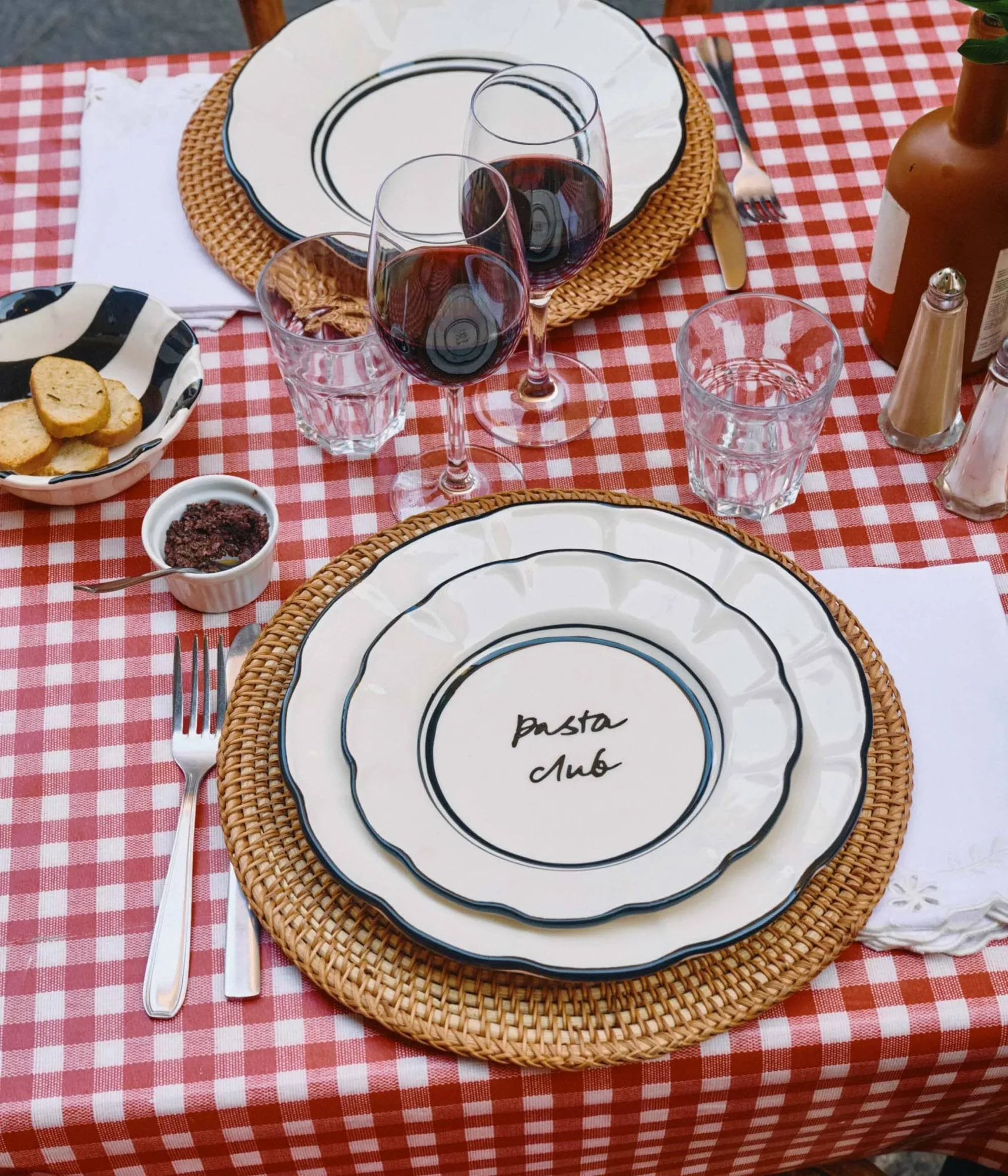 Bistro Salatteller, Schwarz, 21,5 cm Pick a Poppy